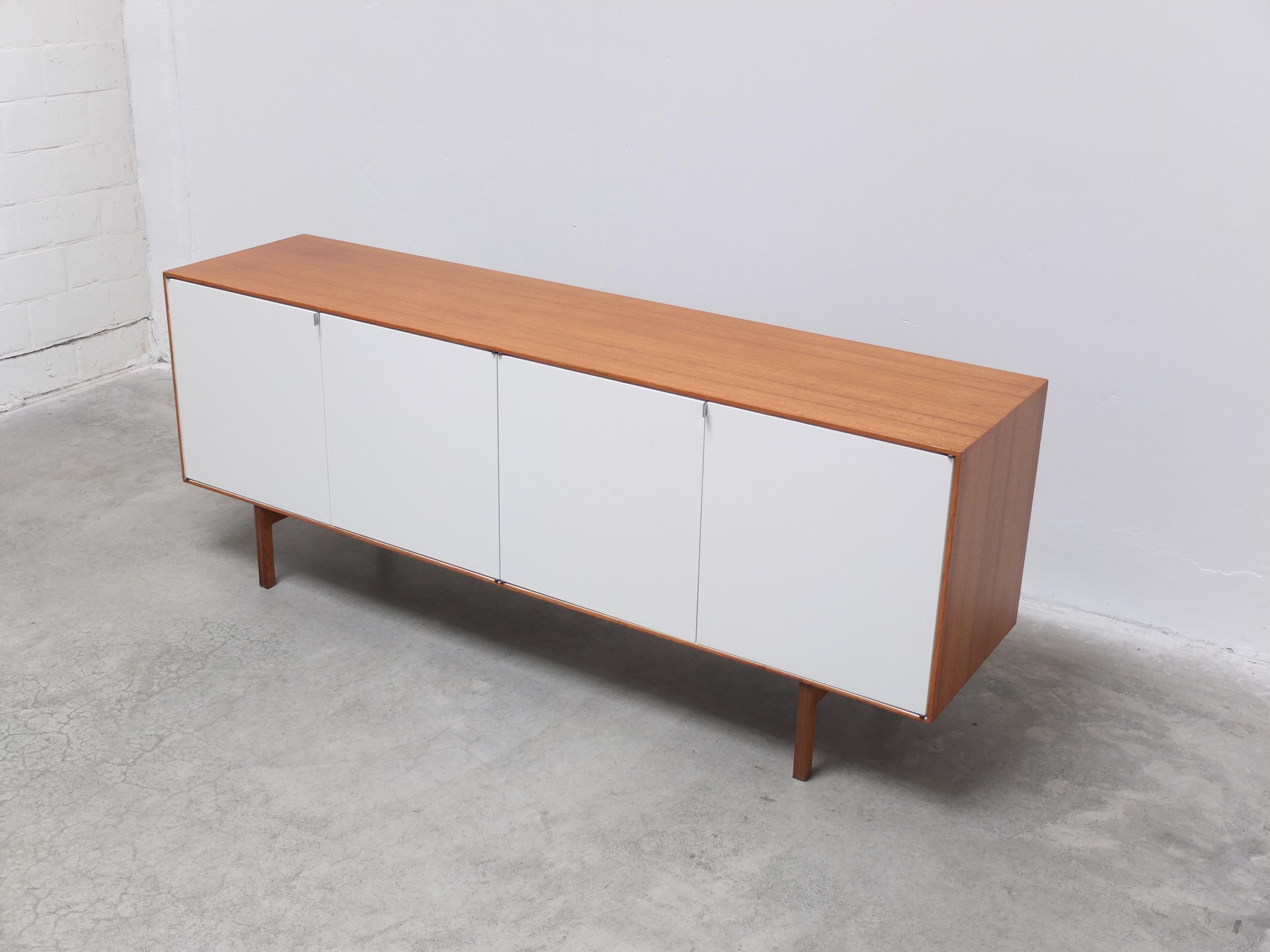 20th Century Freestanding 'Model 541' Sideboard by Florence Knoll for Knoll, 1952 For Sale