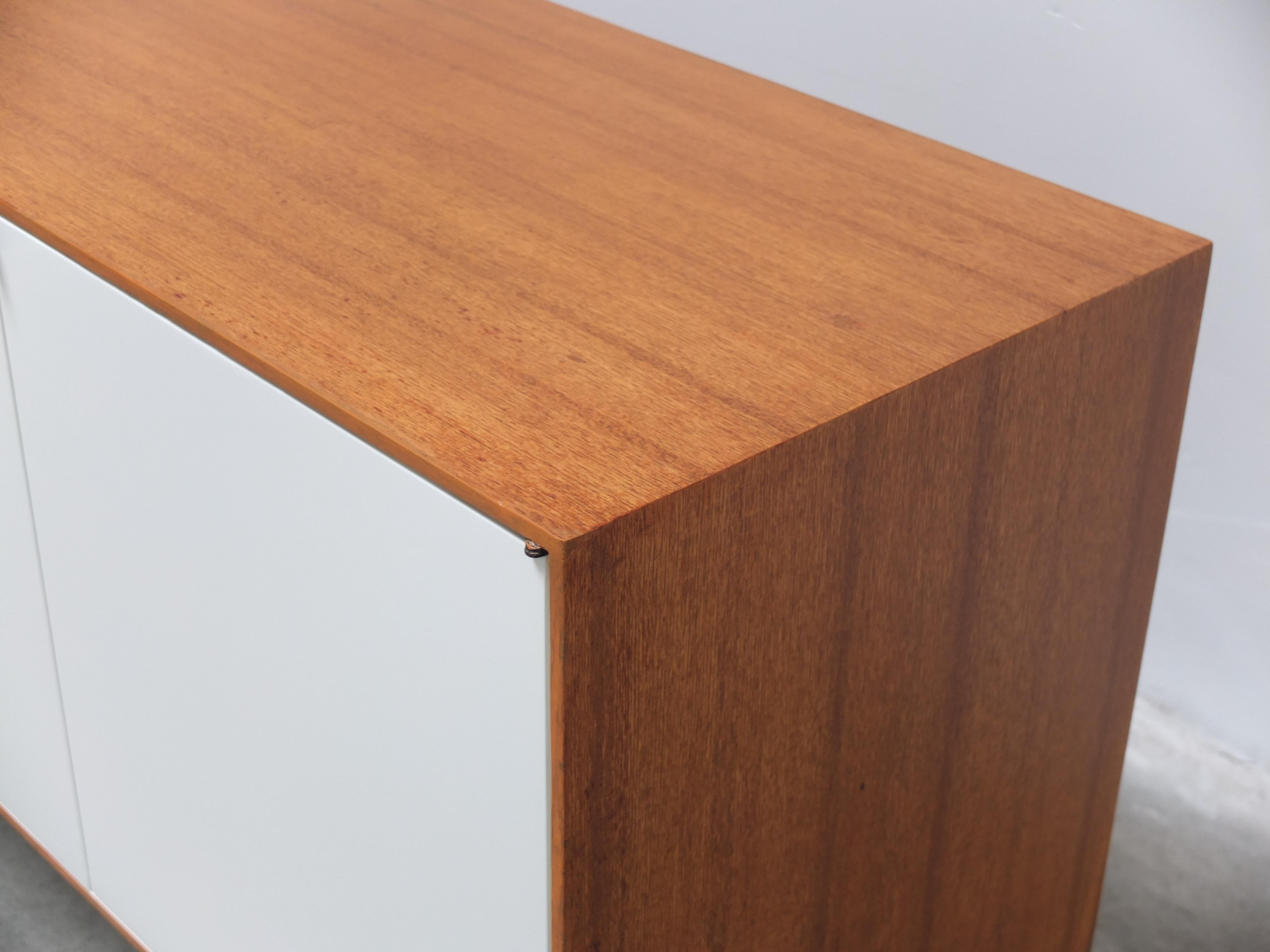 Freestanding 'Model 541' Sideboard by Florence Knoll for Knoll, 1952 For Sale 2