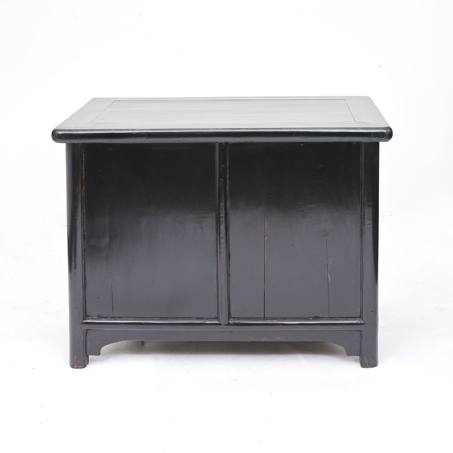 Freestanding Qing Dynasty Black Lacquer Sideboard For Sale 4