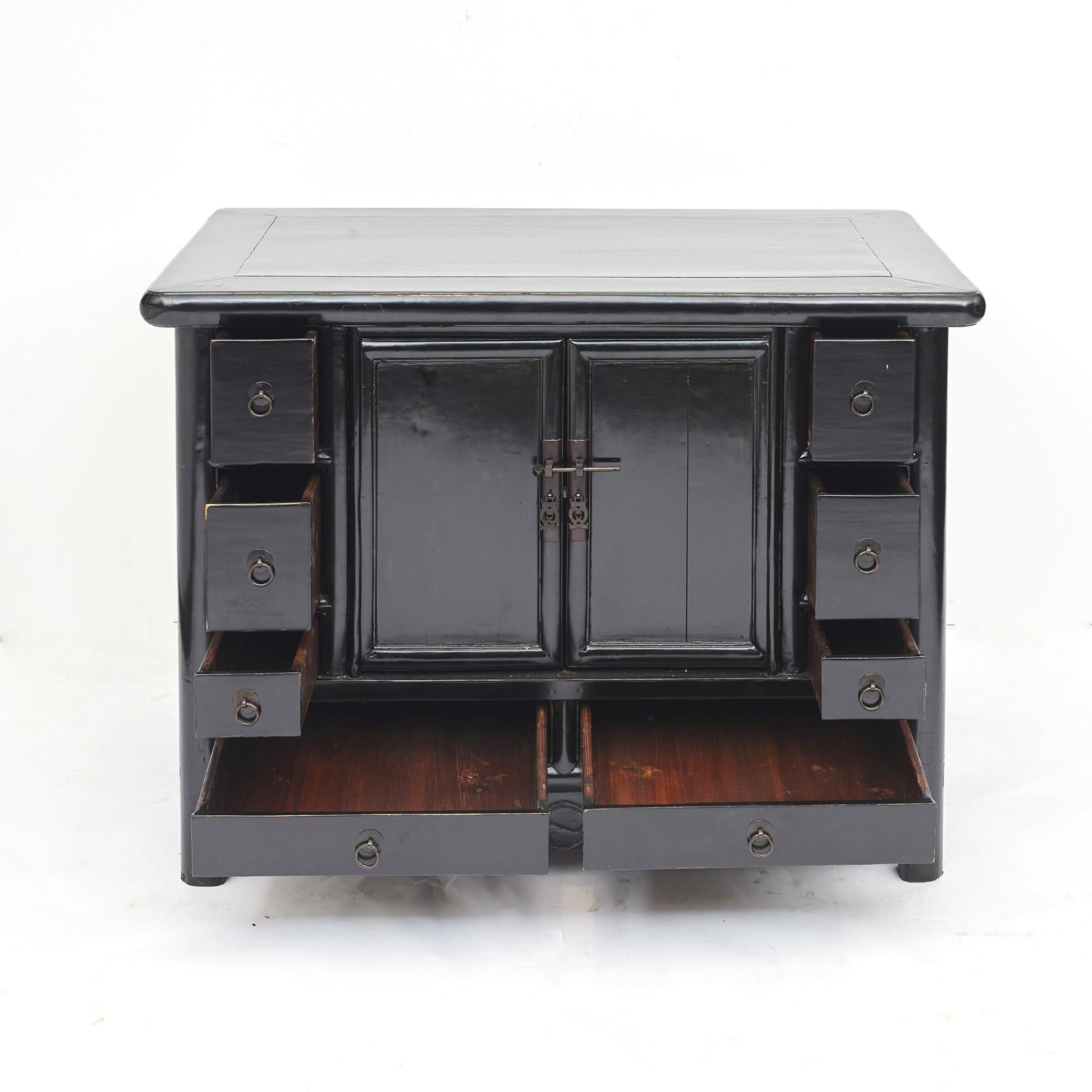 Chinese Freestanding Qing Dynasty Black Lacquer Sideboard For Sale