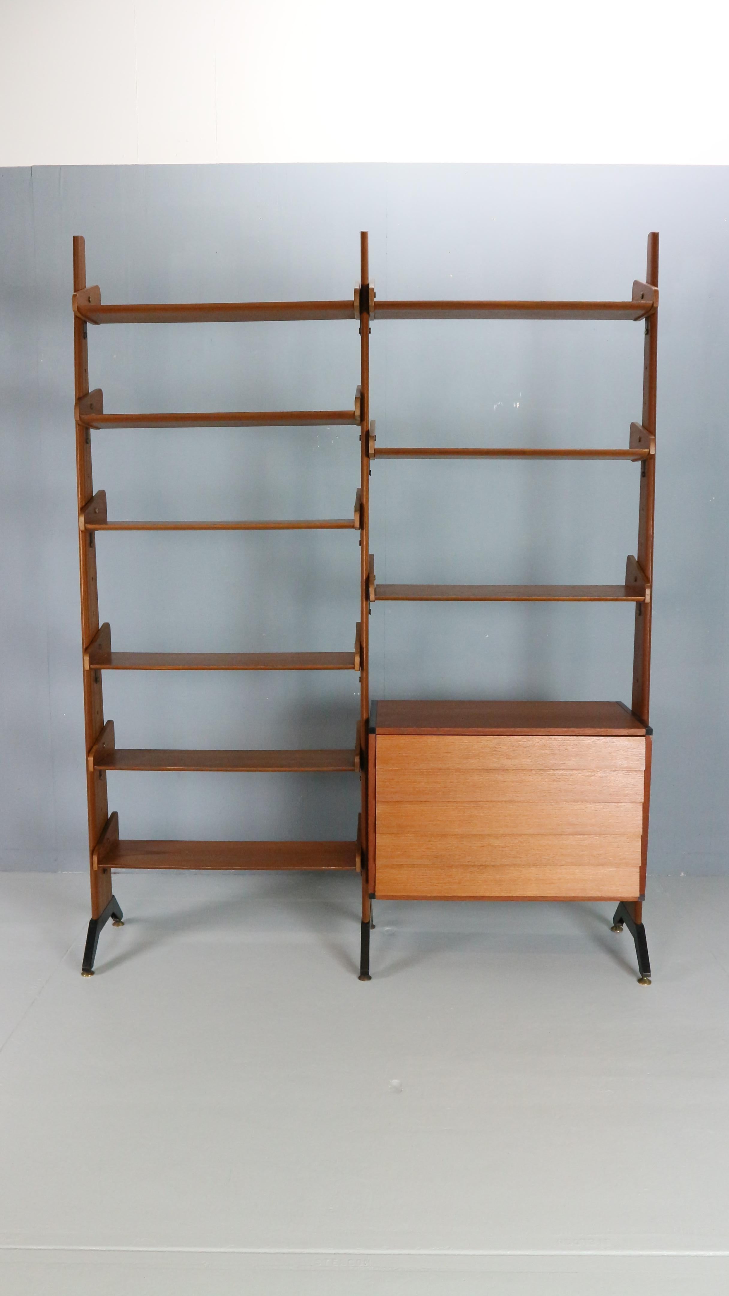 Freestanding Shelving Unit by Vittorio Dassi, Italy, 1950s 9