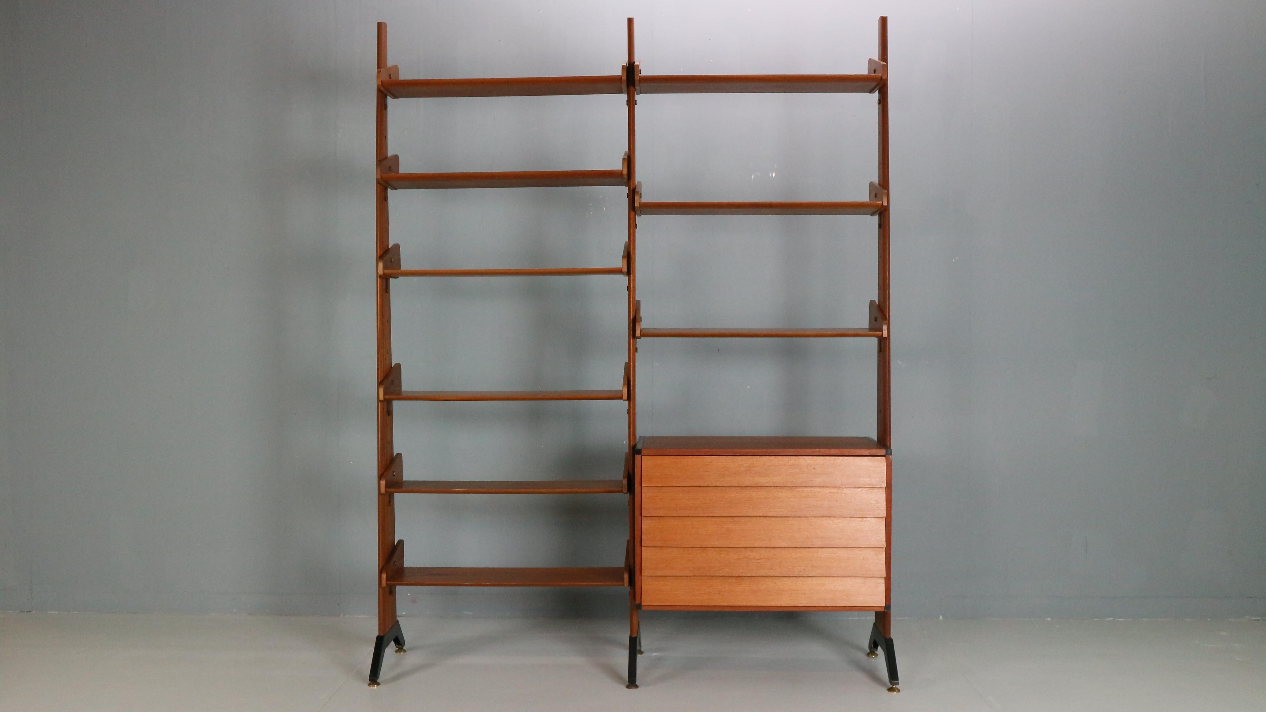 Mid-Century Modern Freestanding Shelving Unit by Vittorio Dassi, Italy, 1950s