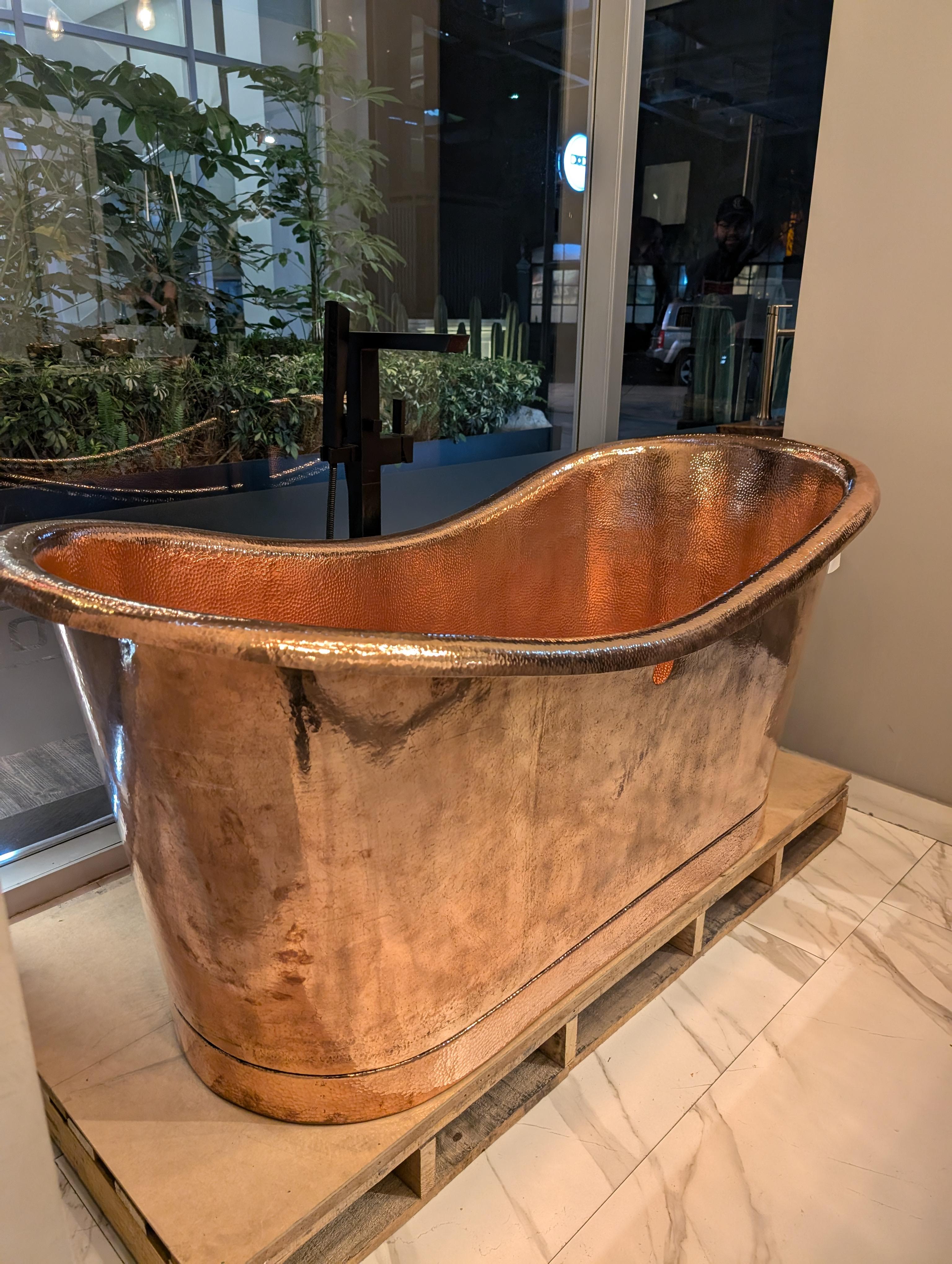 Bañera exenta de cobre martillado - A medida Siglo XXI y contemporáneo en venta