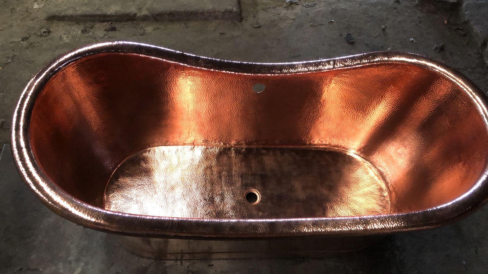 Bañera exenta de cobre martillado - A medida en venta 1