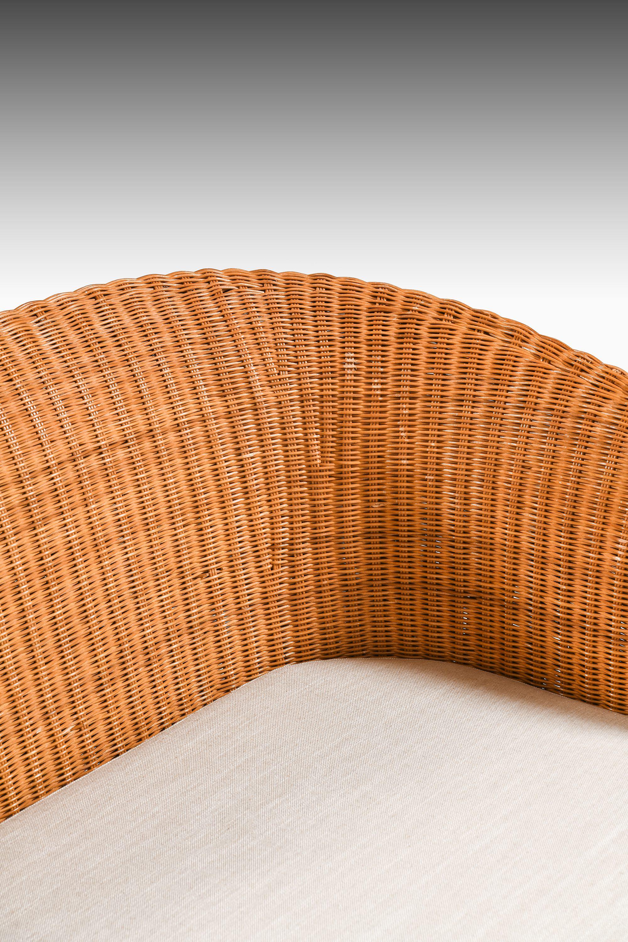 Freestanding Sofa in Rattan, Beech and Reupholstered Fabric, 1960's For Sale 4