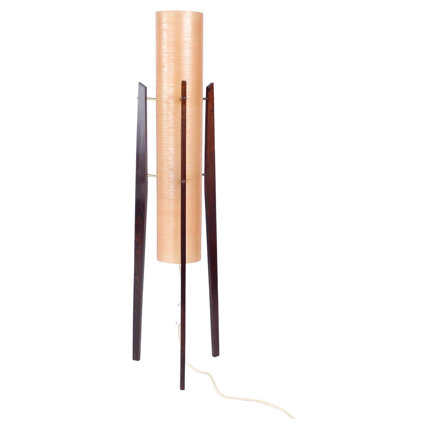 Lampada a stelo a forma di razzo dell
era spaziale in fibra di vetro rosa, Cecoslovacchia, anni
60