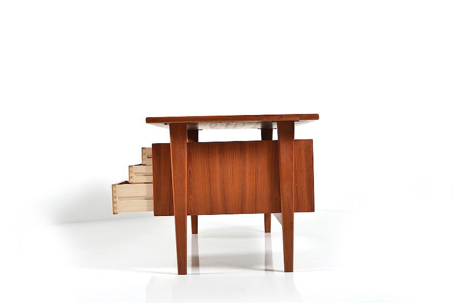 XX secolo Scrivania in teak autoportante di Kai Kristiansen in vendita