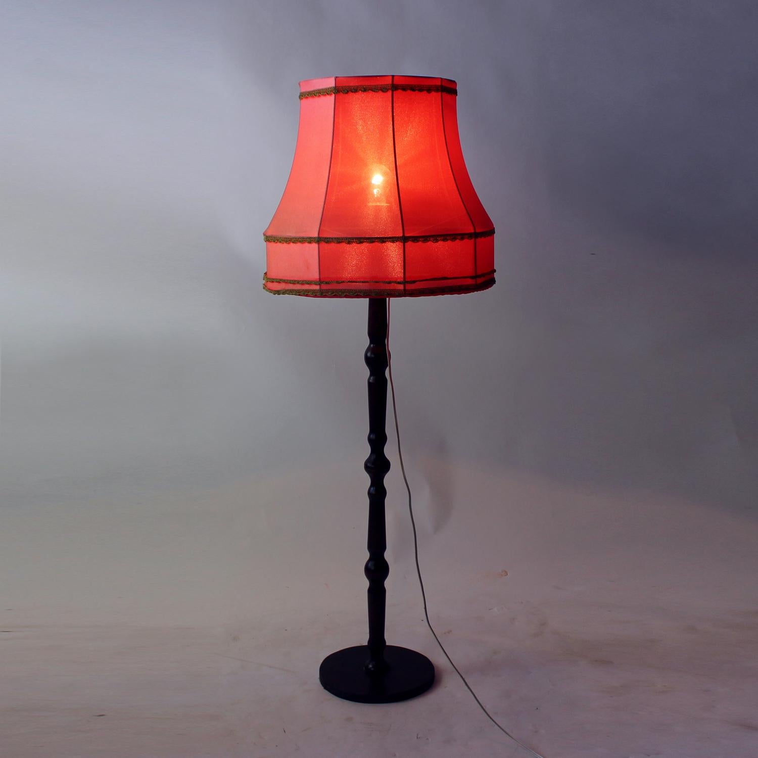 Lampadaire Vintage By avec abat-jour original en tissu rose, Tchécoslovaquie en vente 1