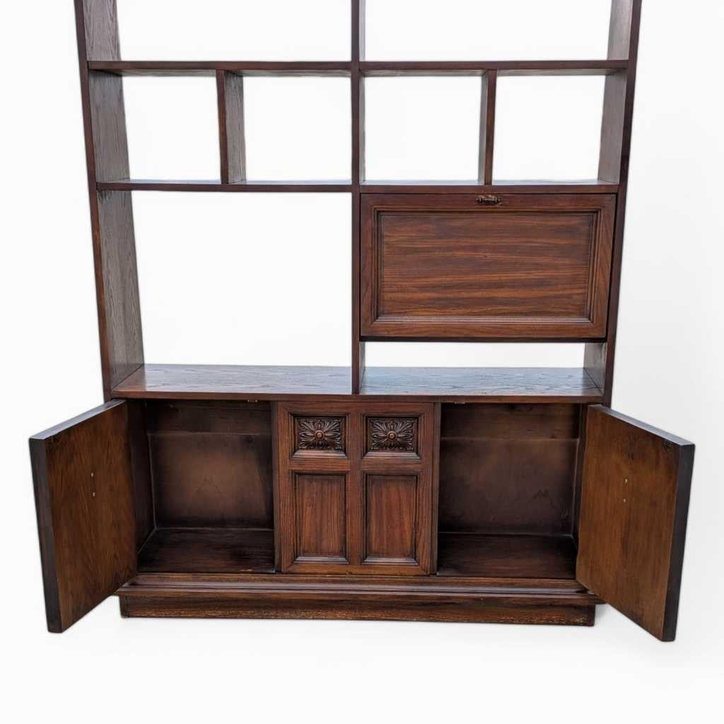 Mueble independiente de pared - Separador de ambientes de madera, Acabado rico, EE.UU., c. 1960 en venta 2
