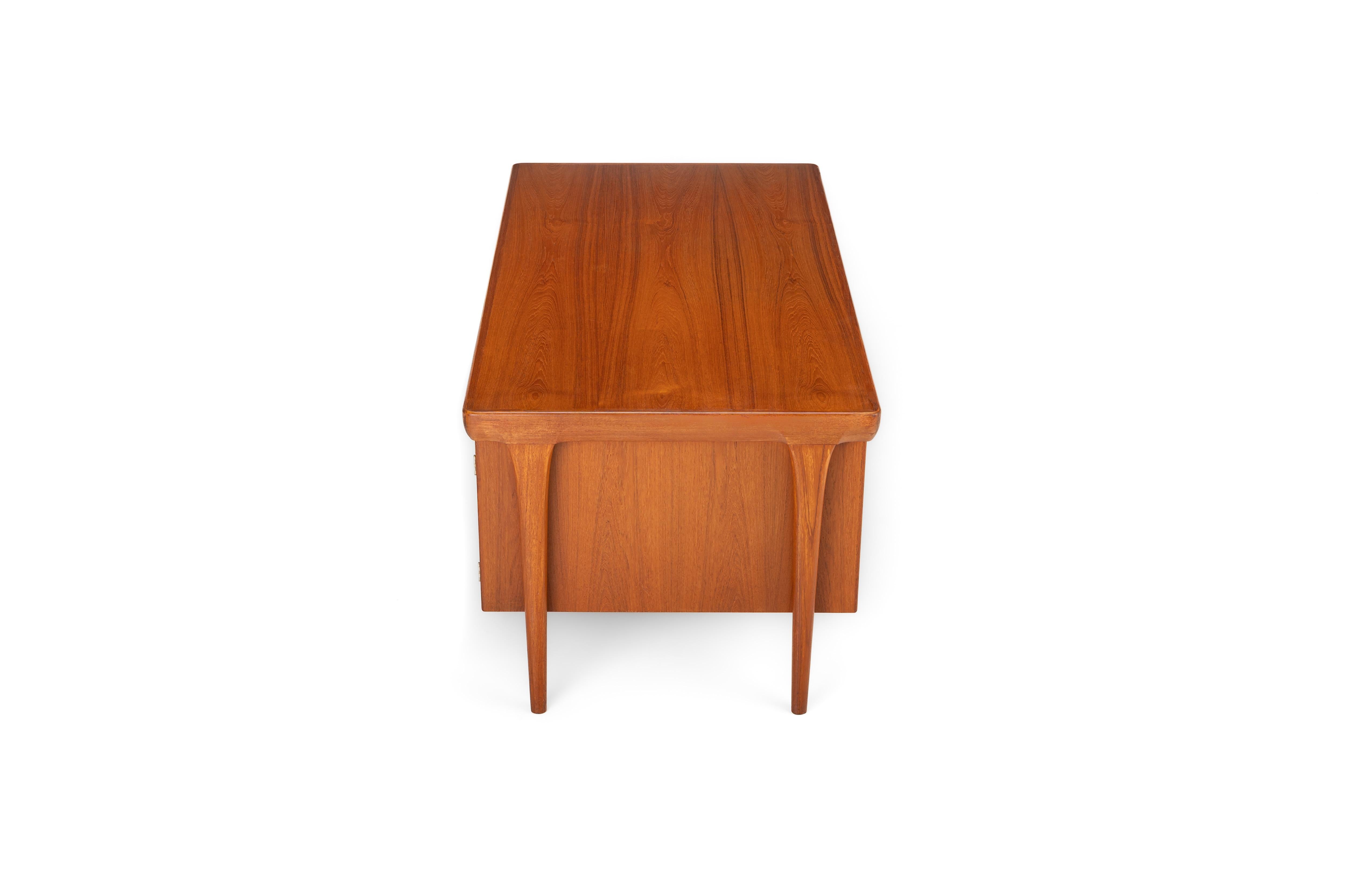 Freestanding Writing Desk by Ib Kofod Larsen for Faarup Møbelfabrik For Sale 4