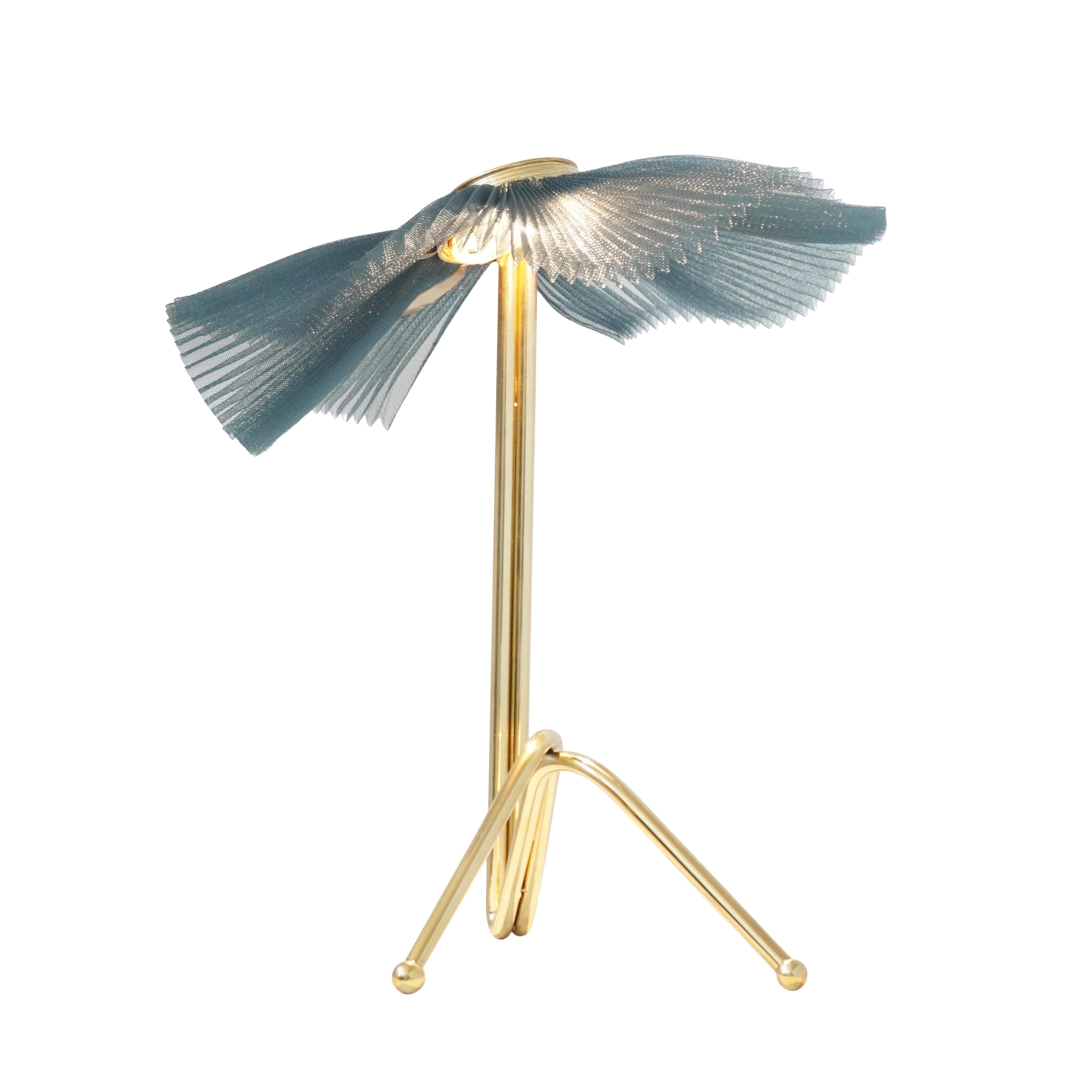 Moderne Lampe de dame sculptée Freevolle, abat-jour en forme d'arbre, corps en laiton en vente
