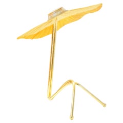 „Freevolle“-Skulptur-Tischlampe, Gehäuse aus gegossenem Messing, Sonnenschirm mit Plissee