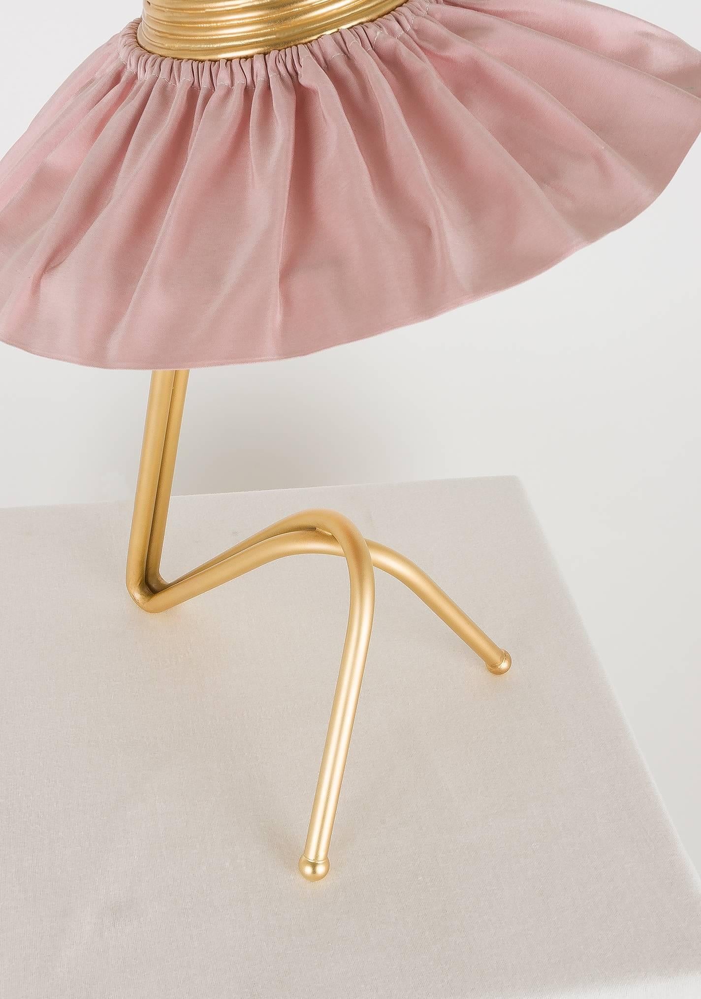 Freevolle sculpture Table Lamp, handmade brass body, rose taffeta In New Condition In Pietrasanta, IT