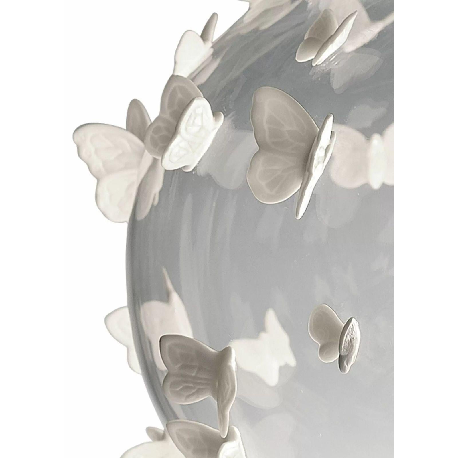 Fatto a mano Lampada da soffitto a sospensione Freeze Frame Butterflies (USA) in vendita