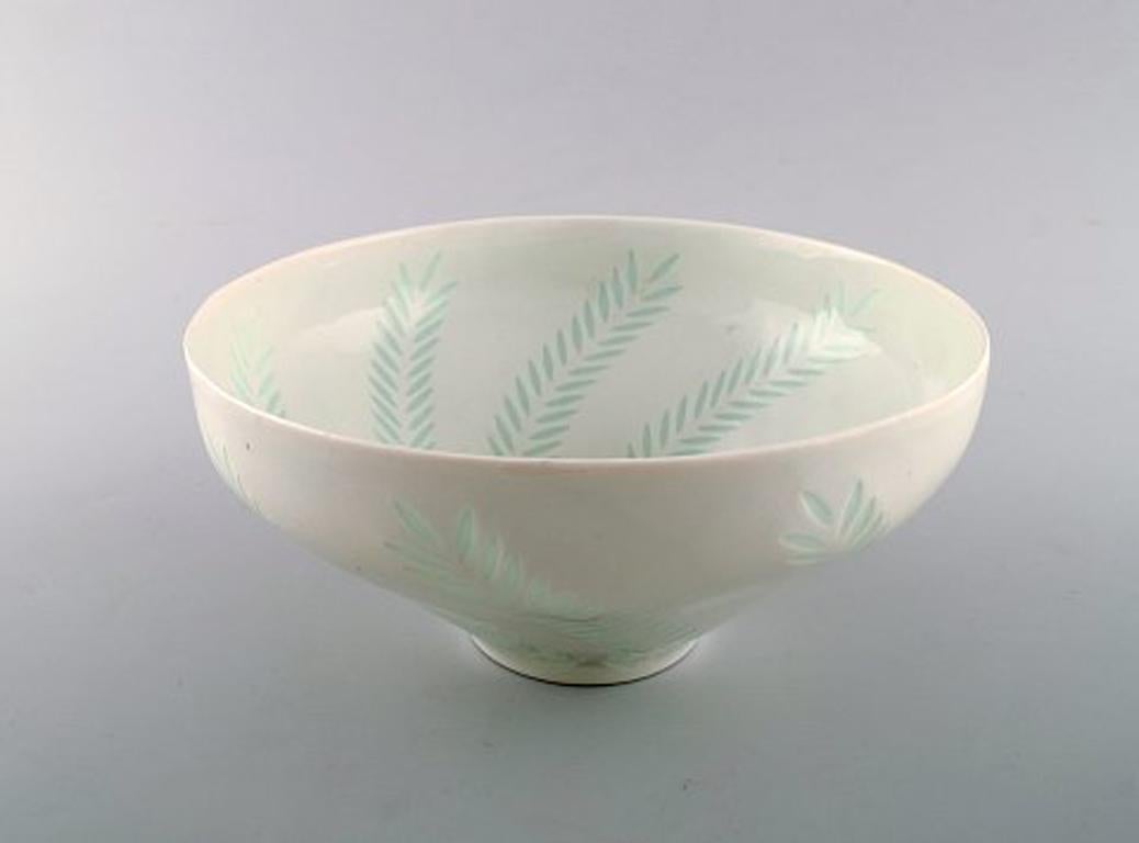 Scandinavian Modern Freidl Holzer Kjellberg for Arabia, Large Bowl in Rice Porcelain, 1946