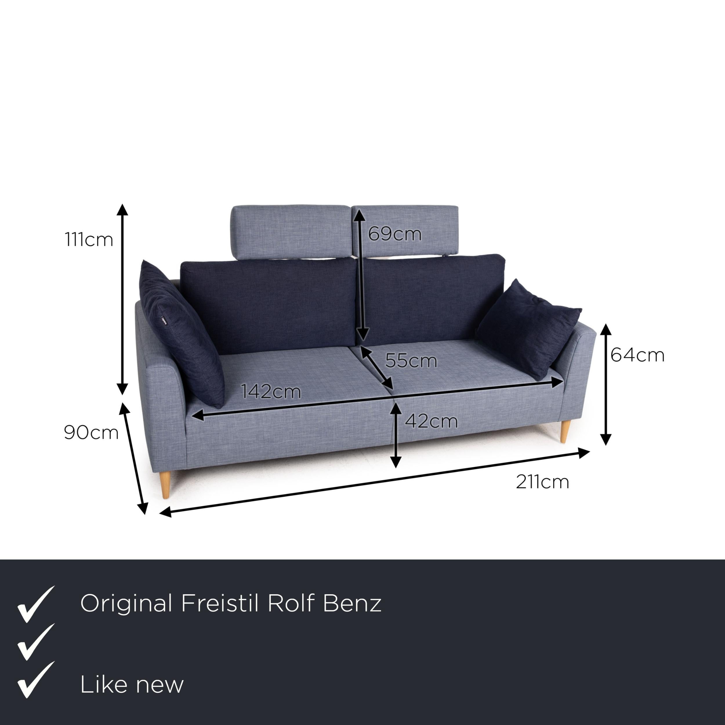 We present to you a Freistil Rolf Benz 162 fabric sofa blue three-seater blue.
 

 Product measurements in centimeters:
 

Depth: 90
Width: 211
Height: 111
Seat height: 42
Rest height: 64
Seat depth: 55
Seat width: 142
Back height: