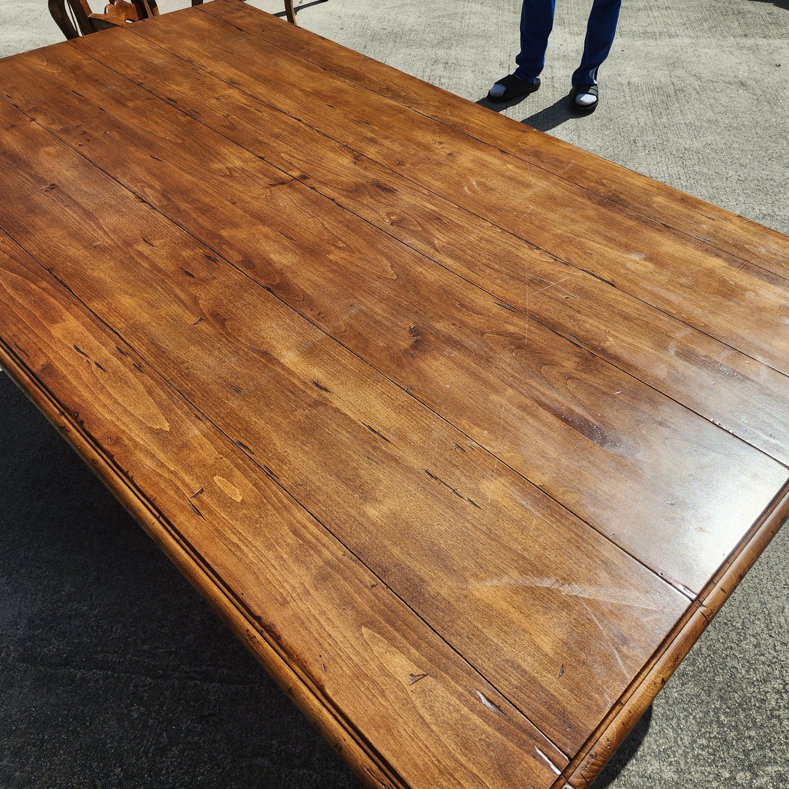 Fremarc Designs French Country Dining Table (Extendable) in vendita 8