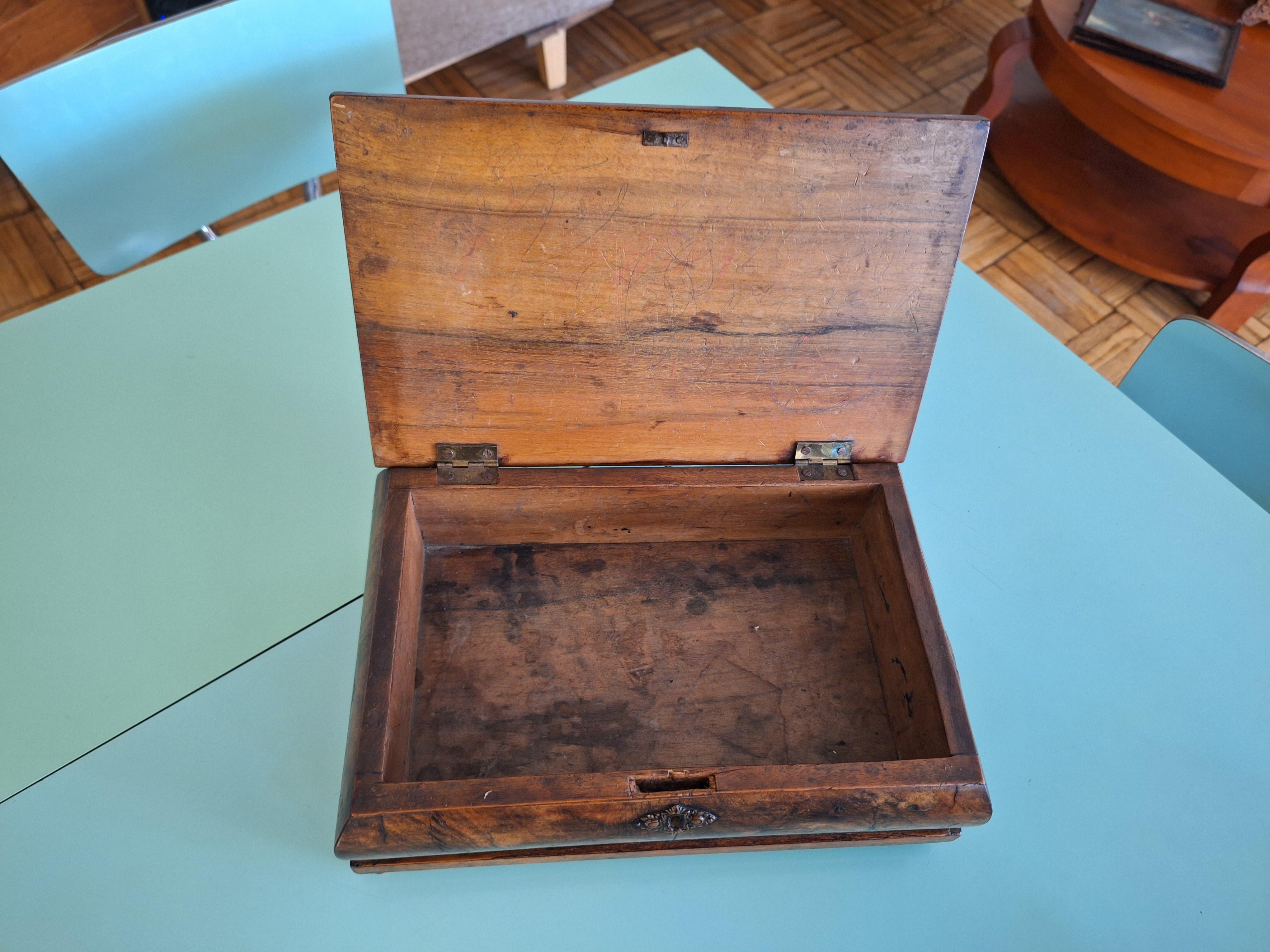 Mid-20th Century Frencch Art Deco Jewelery or Cigar Box For Sale