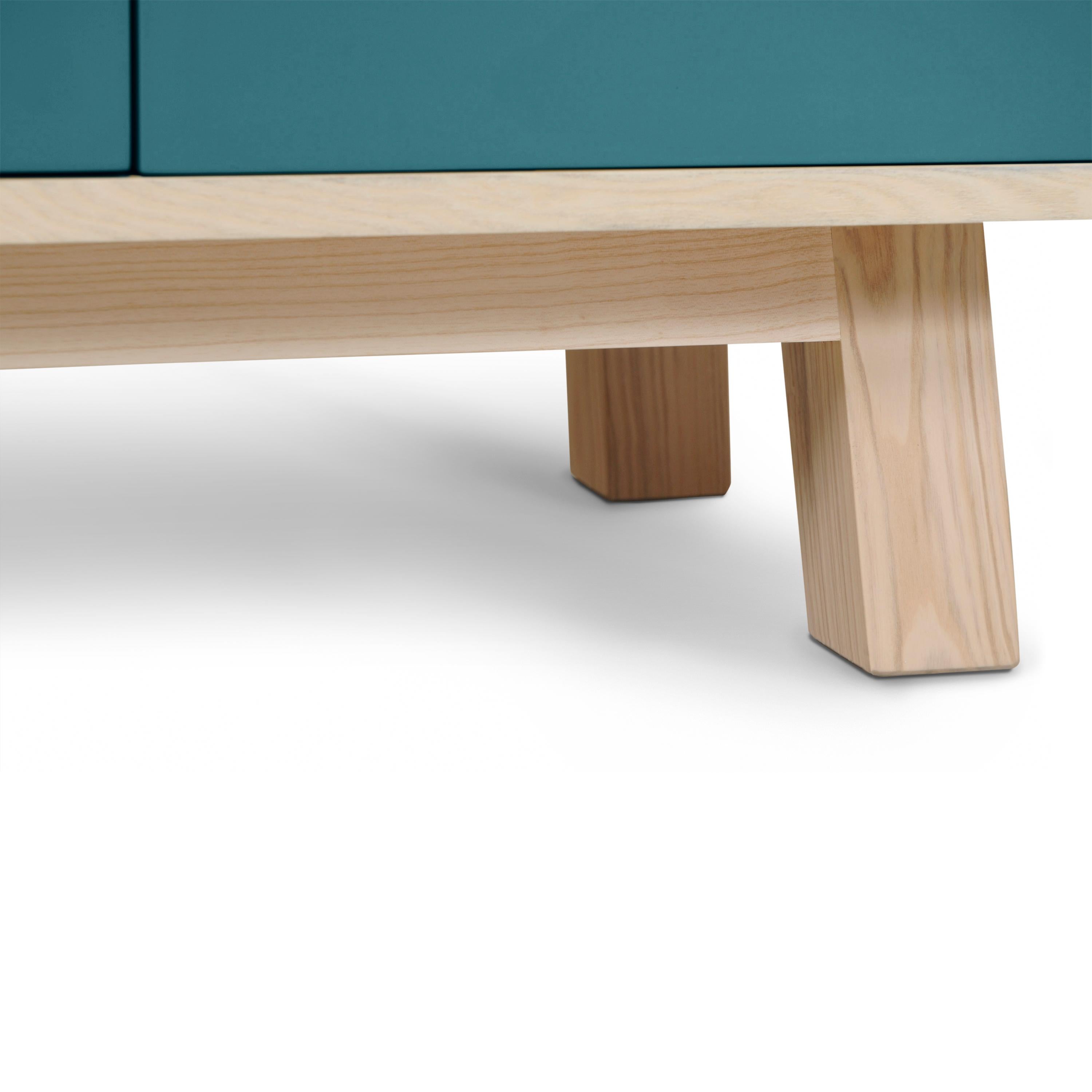 Armario bajo de madera azul marino de 1 puerta y 3 cajones de diseño francés de Eric Gizard Paris en venta 2