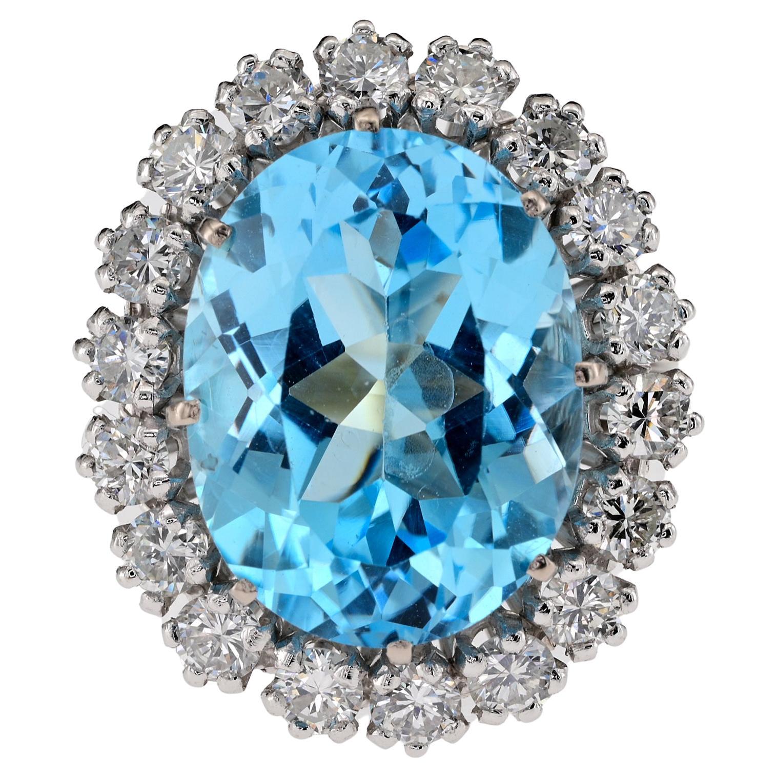 Français 12,00 ct. Bague en platine avec topaze bleue et diamant 1,50 carat en vente
