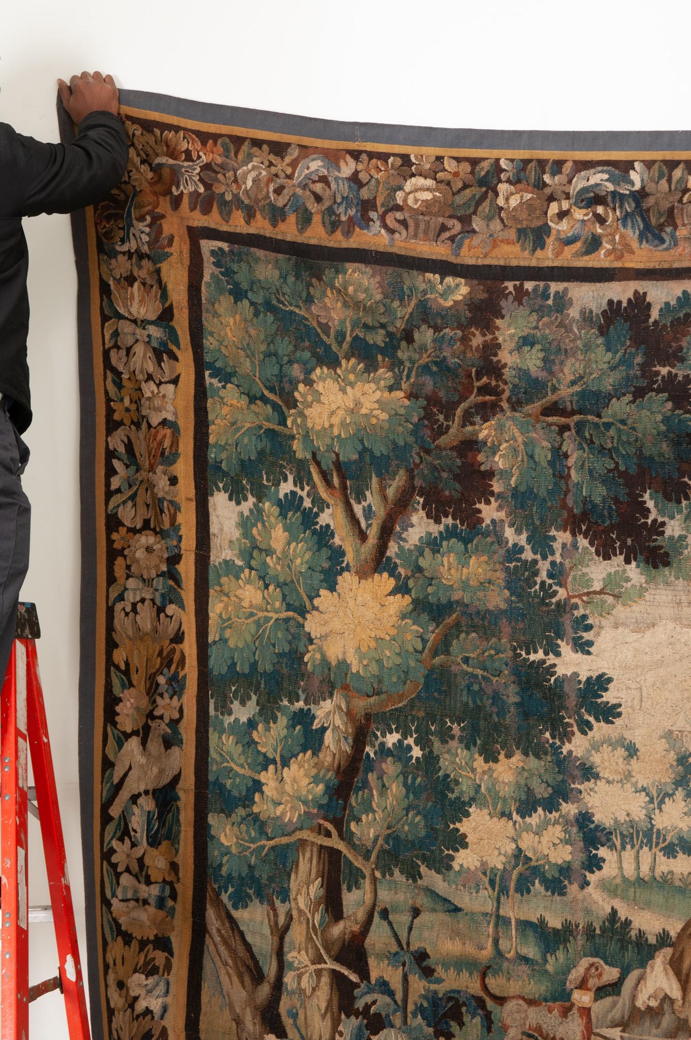 Antiker französischer Aubusson-Wandteppich aus dem 16. Jahrhundert (Französisch) im Angebot
