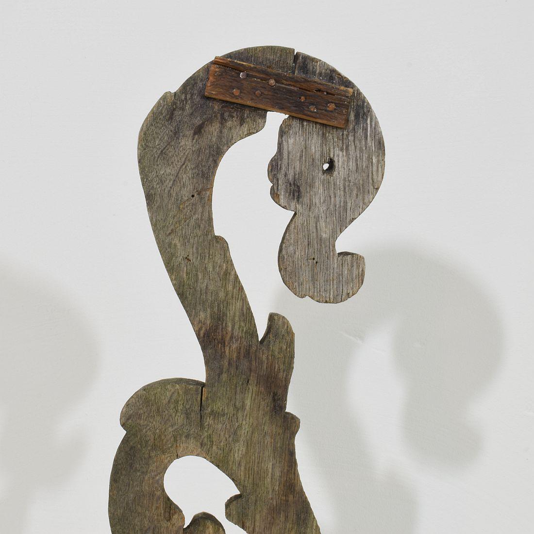 French 17/ 18th Century  Hand Carved Oak Baroque Curl Ornament For Sale 6