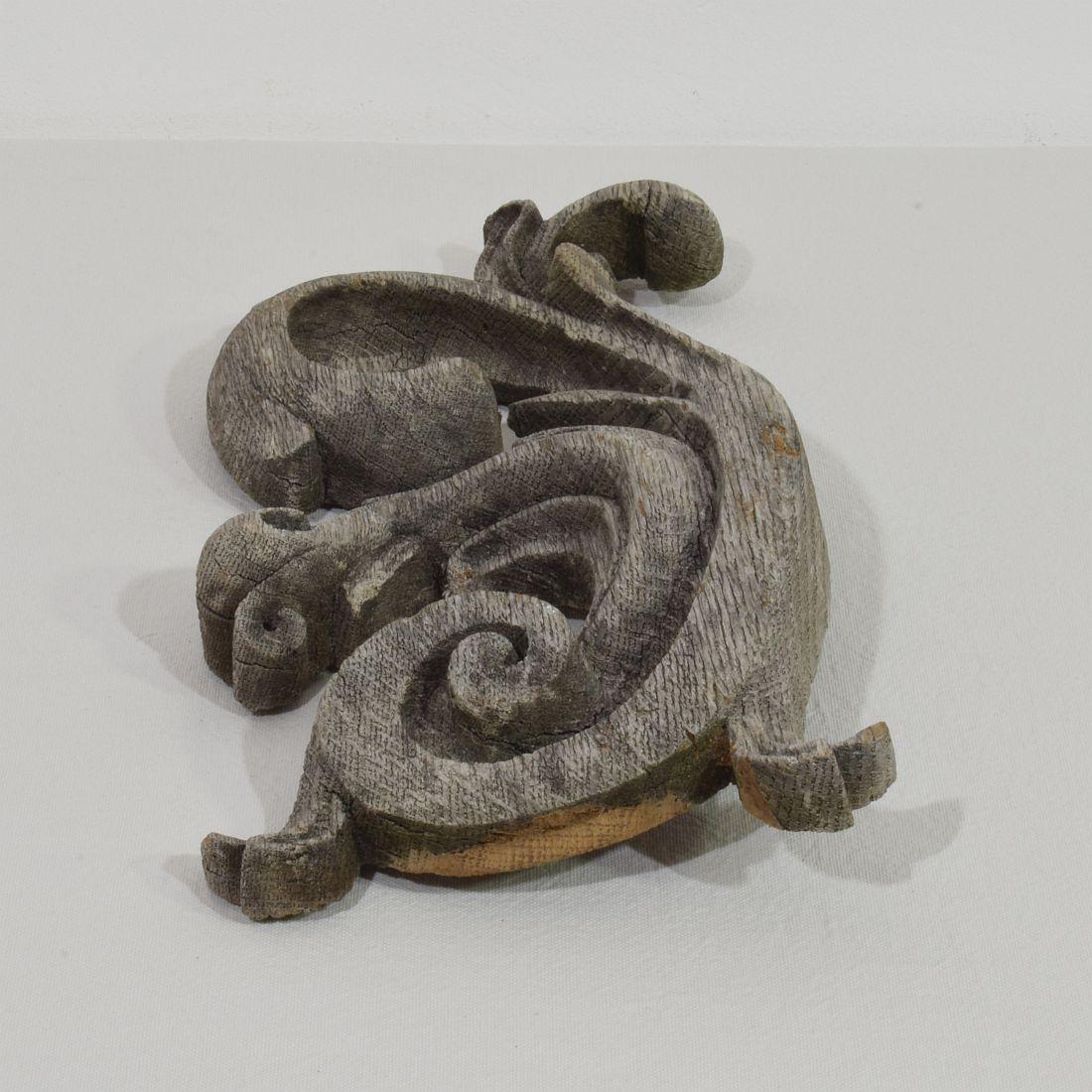 French 17/ 18th Century  Hand Carved Oak Baroque Curl Ornament For Sale 8