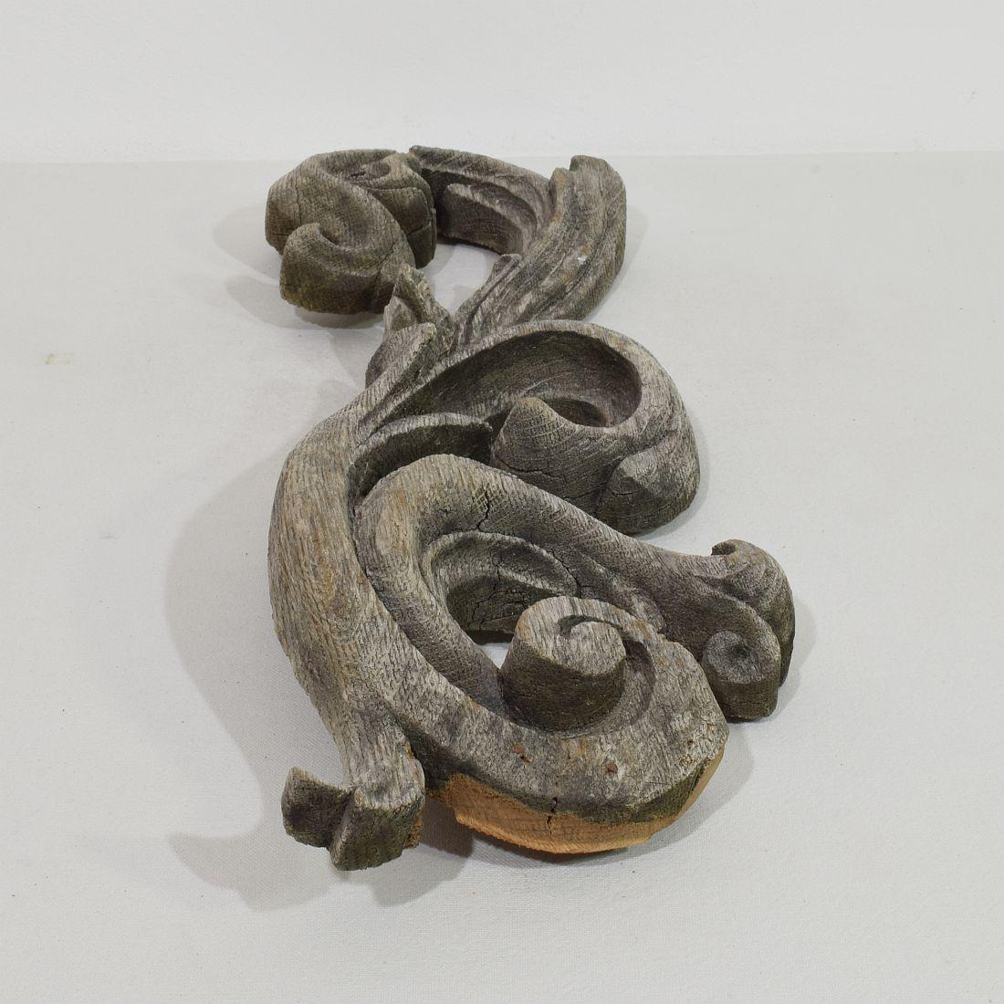French 17/ 18th Century  Hand Carved Oak Baroque Curl Ornament For Sale 8