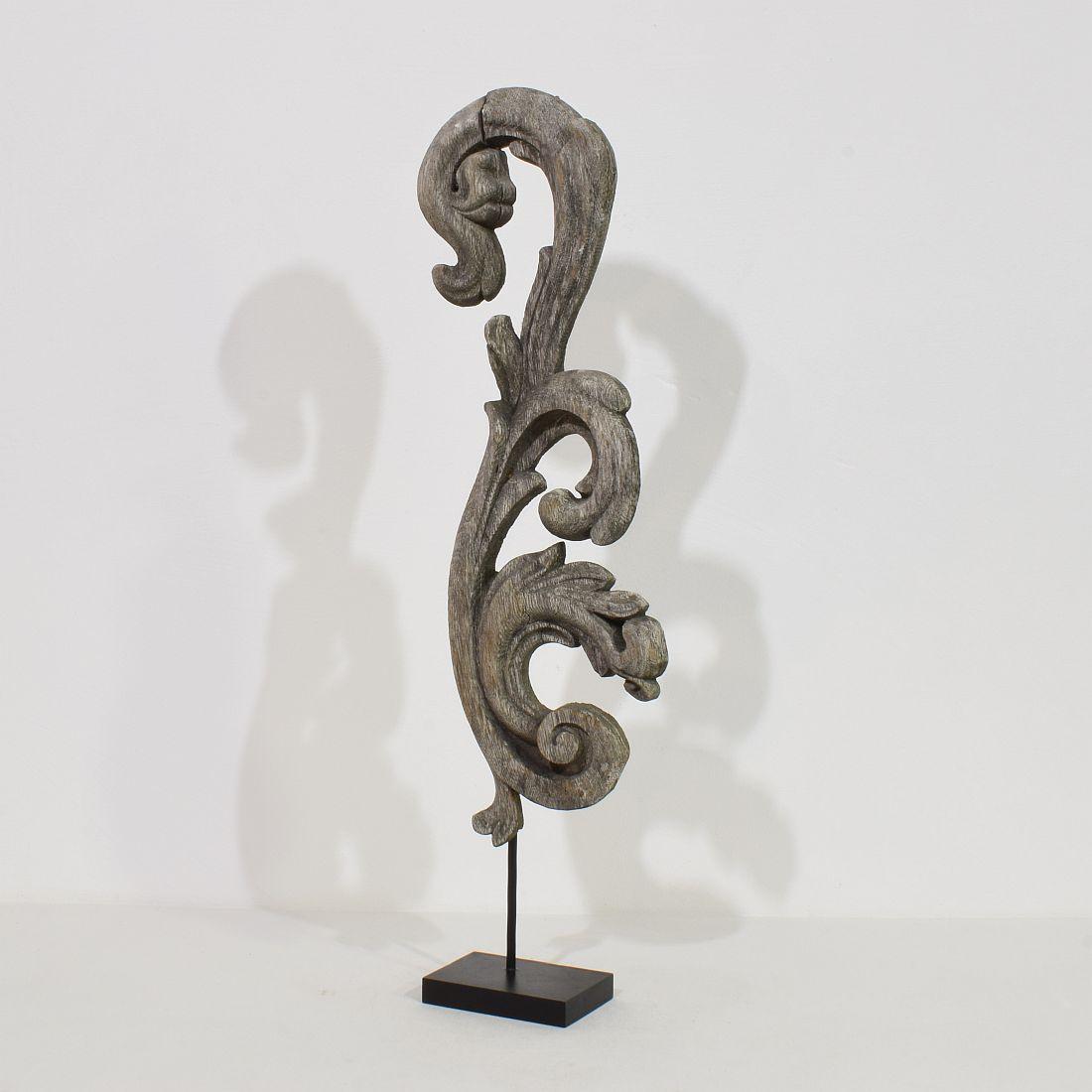Hand-Carved French 17/ 18th Century  Hand Carved Oak Baroque Curl Ornament For Sale
