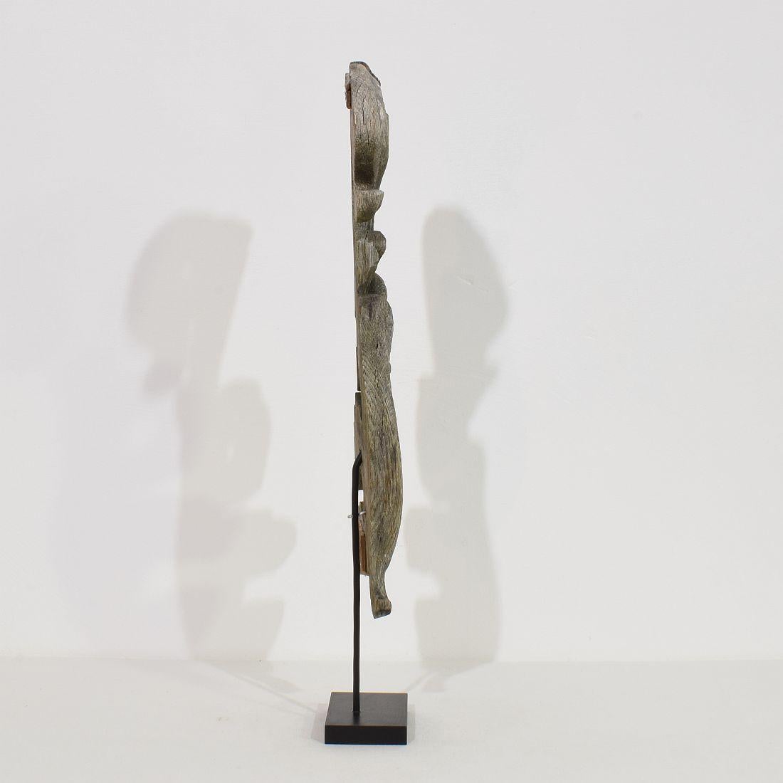 French 17/ 18th Century  Hand Carved Oak Baroque Curl Ornament In Good Condition For Sale In Buisson, FR