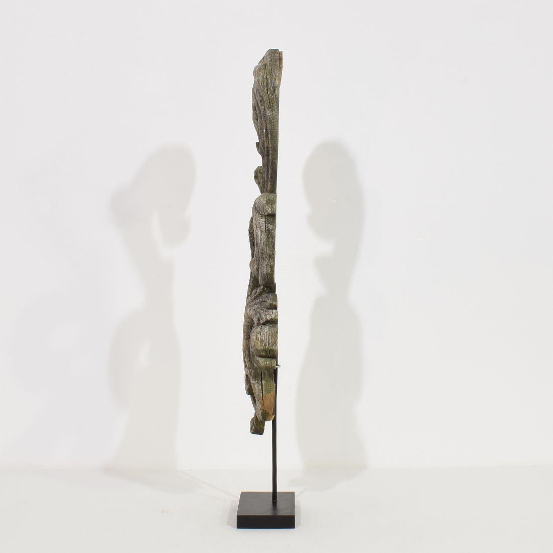 French 17/ 18th Century  Hand Carved Oak Baroque Curl Ornament For Sale 1