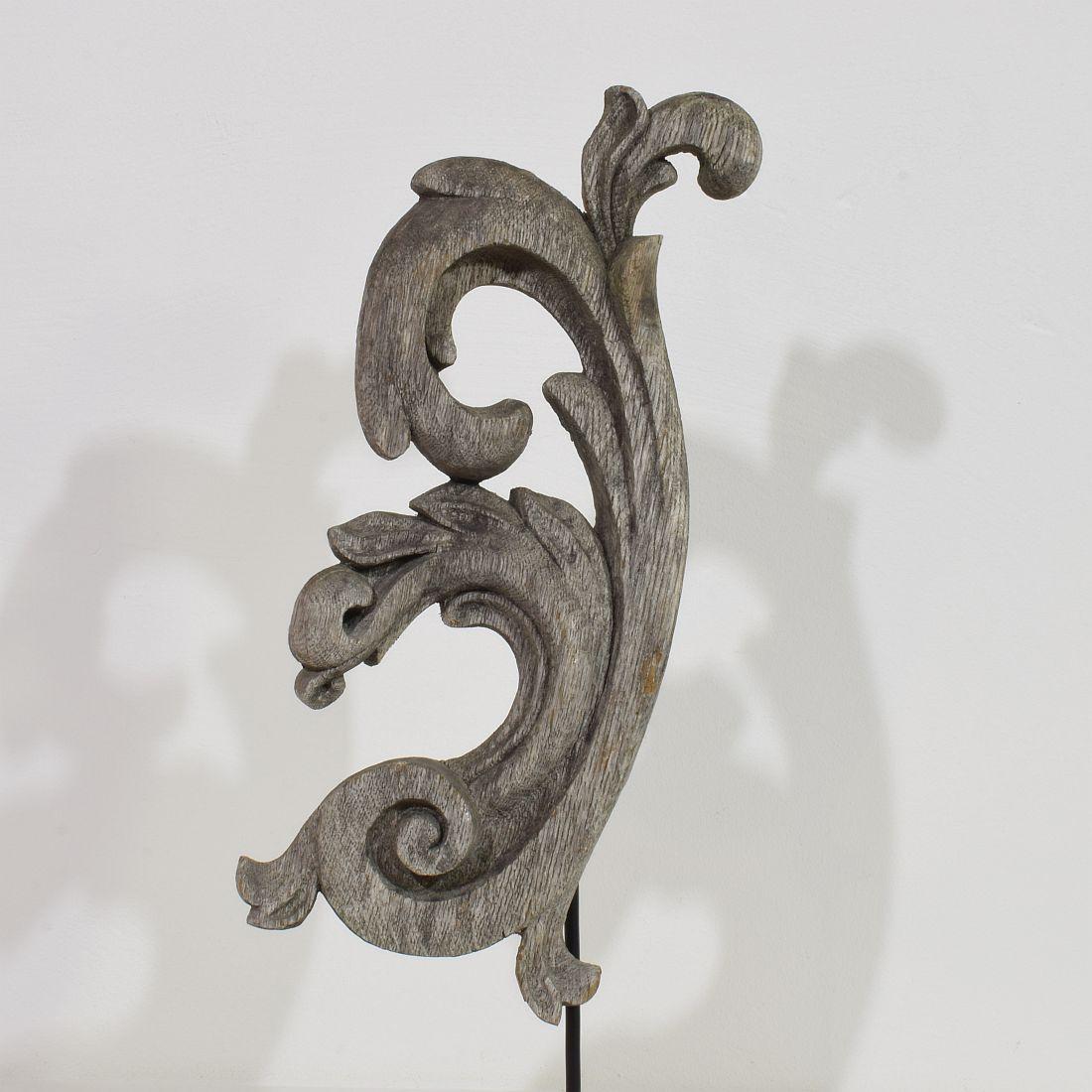 French 17/ 18th Century  Hand Carved Oak Baroque Curl Ornament For Sale 2