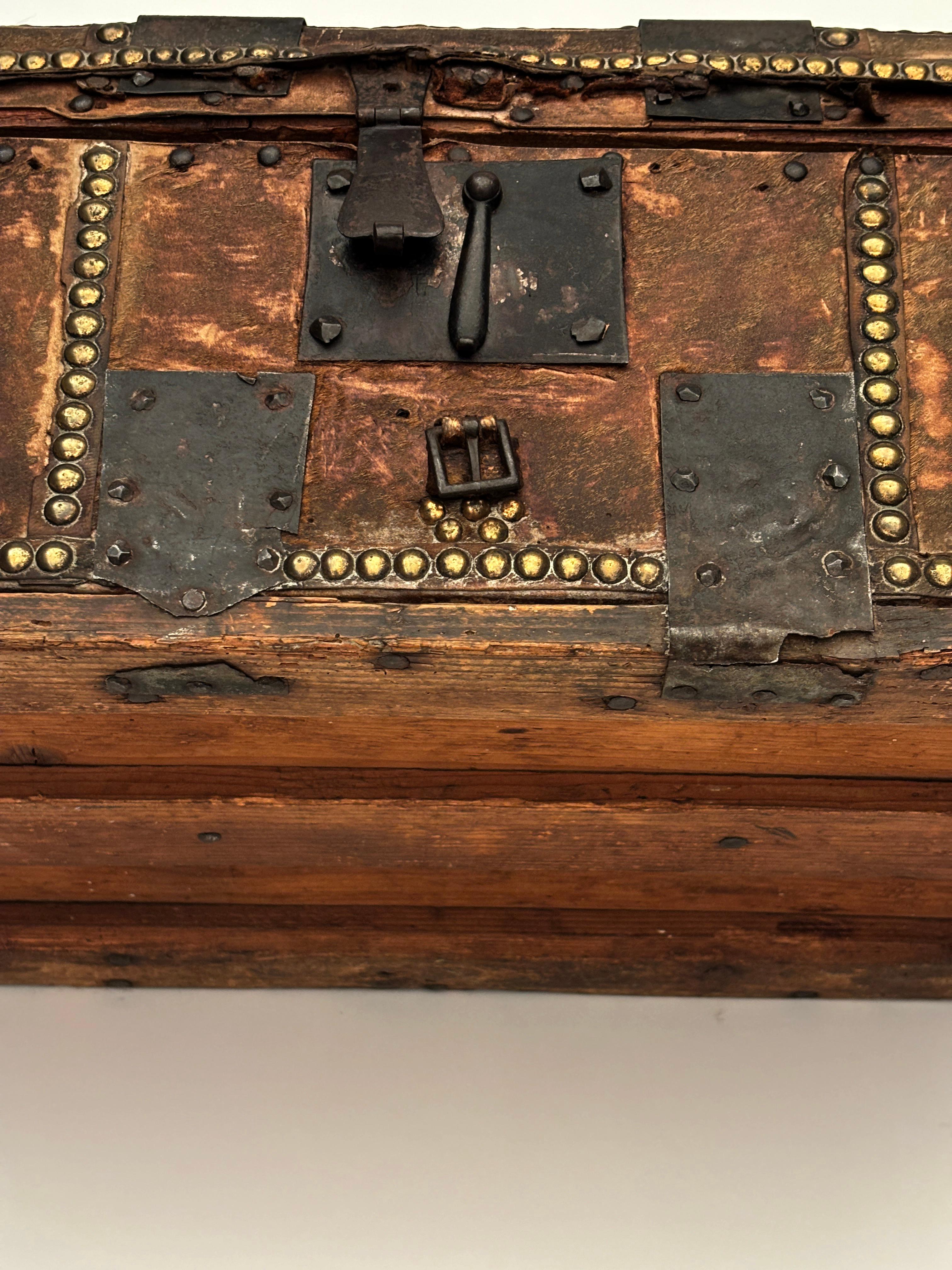 French 1700's Stage Coach Messenger Box with Horse Hair and Iron For Sale 9