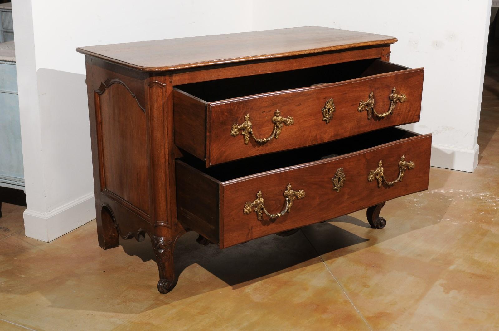 French 1740s Louis XV Two-Drawer Commode with Carved Apron and Cabriole Legs In Good Condition In Atlanta, GA