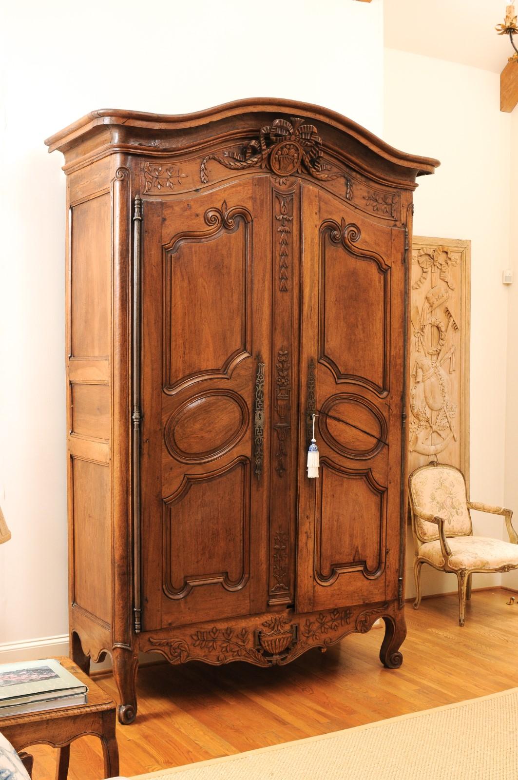 French 1740s Louis XV Walnut Armoire from Nice, with Hand Carved Foliage Décor 2