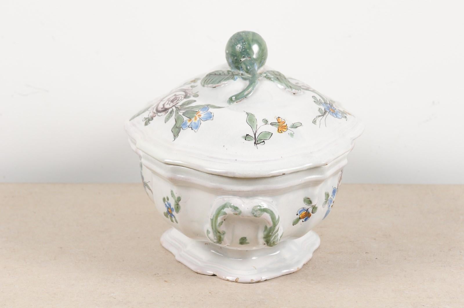 French 1750s Faience Oval Shaped Soup Tureen from Bordeaux with Floral Decor 3