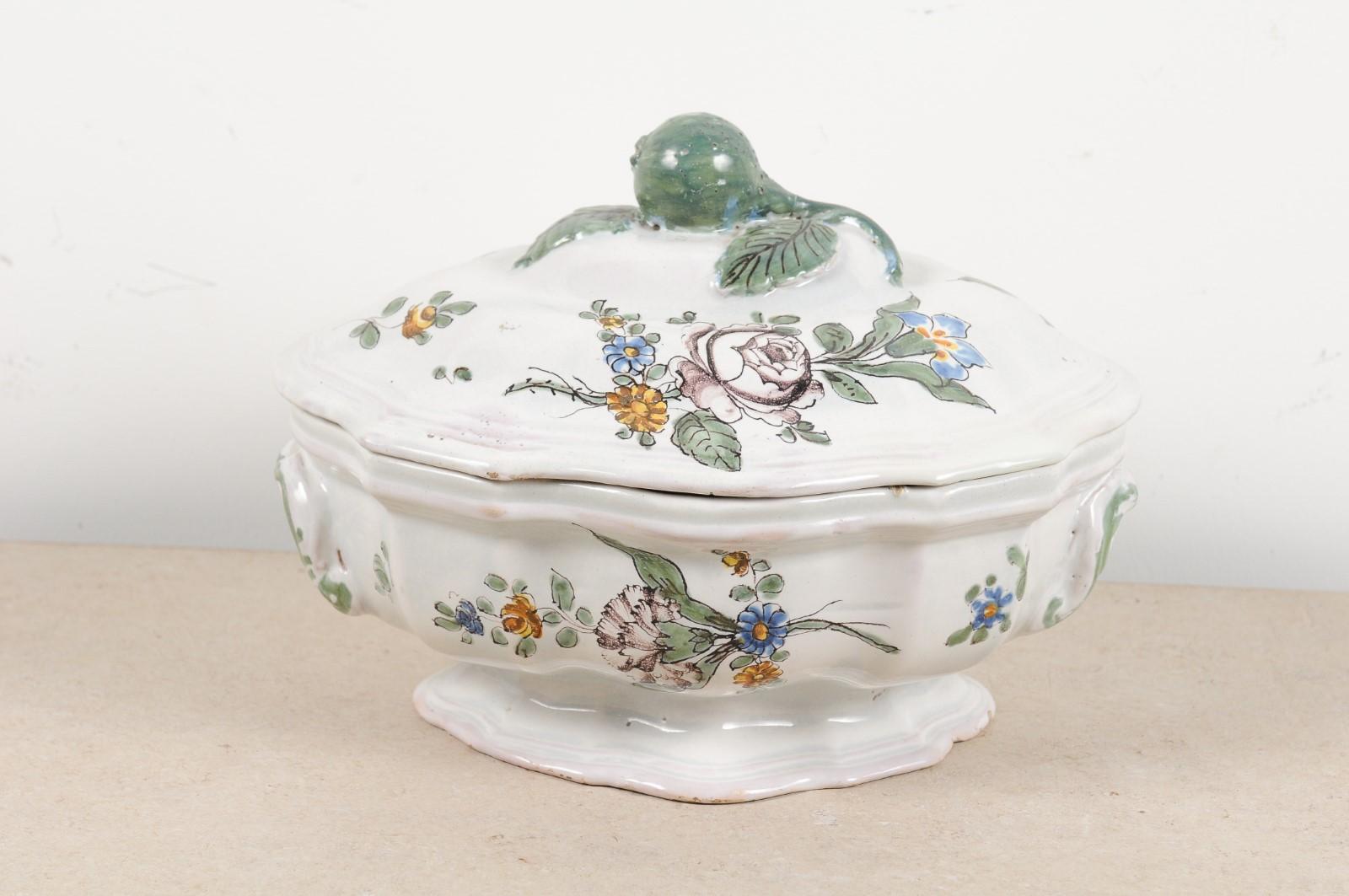 French 1750s Faience Oval Shaped Soup Tureen from Bordeaux with Floral Decor 5