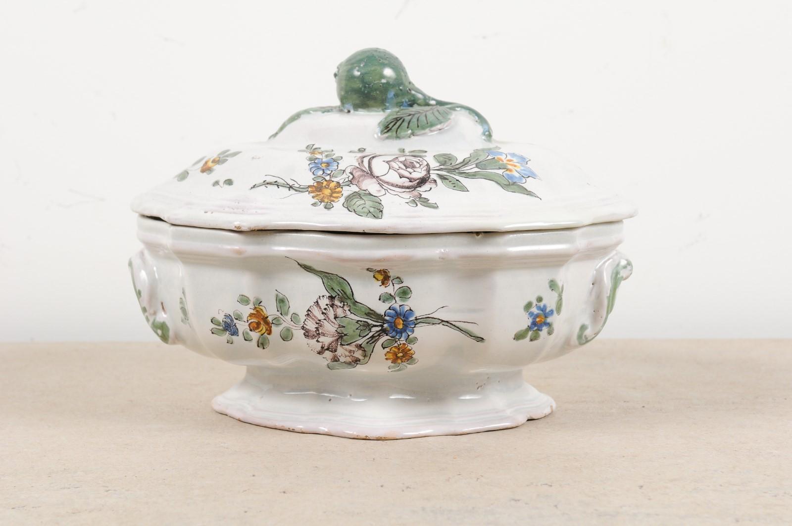 Hand-Painted French 1750s Faience Oval Shaped Soup Tureen from Bordeaux with Floral Decor For Sale