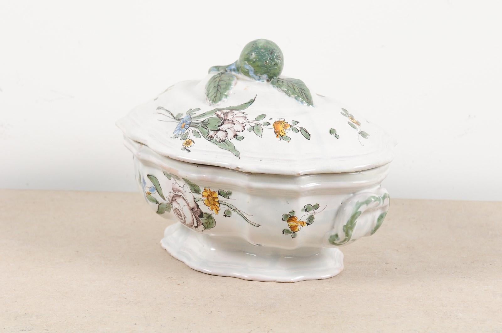 18th Century French 1750s Faience Oval Shaped Soup Tureen from Bordeaux with Floral Decor For Sale