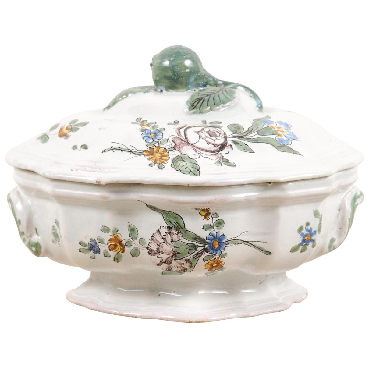 French 1750s Faience Oval Shaped Soup Tureen from Bordeaux with Floral Decor For Sale