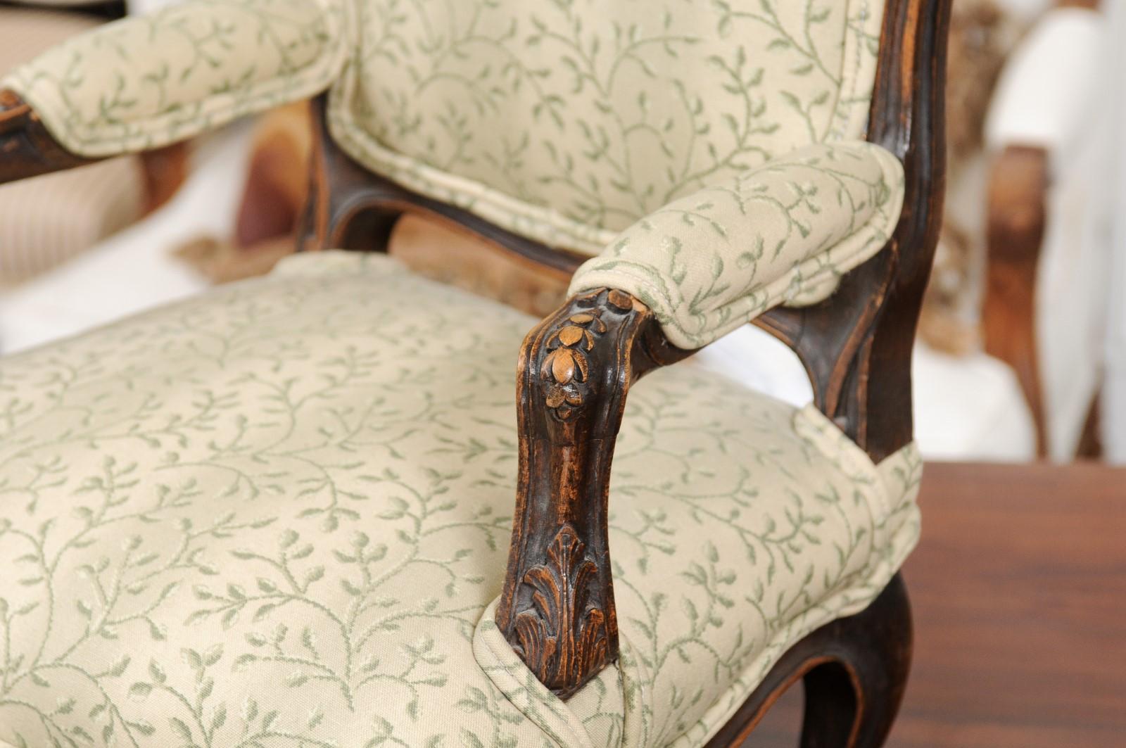 French 1750s Louis XV Period Carved Apprentice Chair with Foliage Upholstery 8