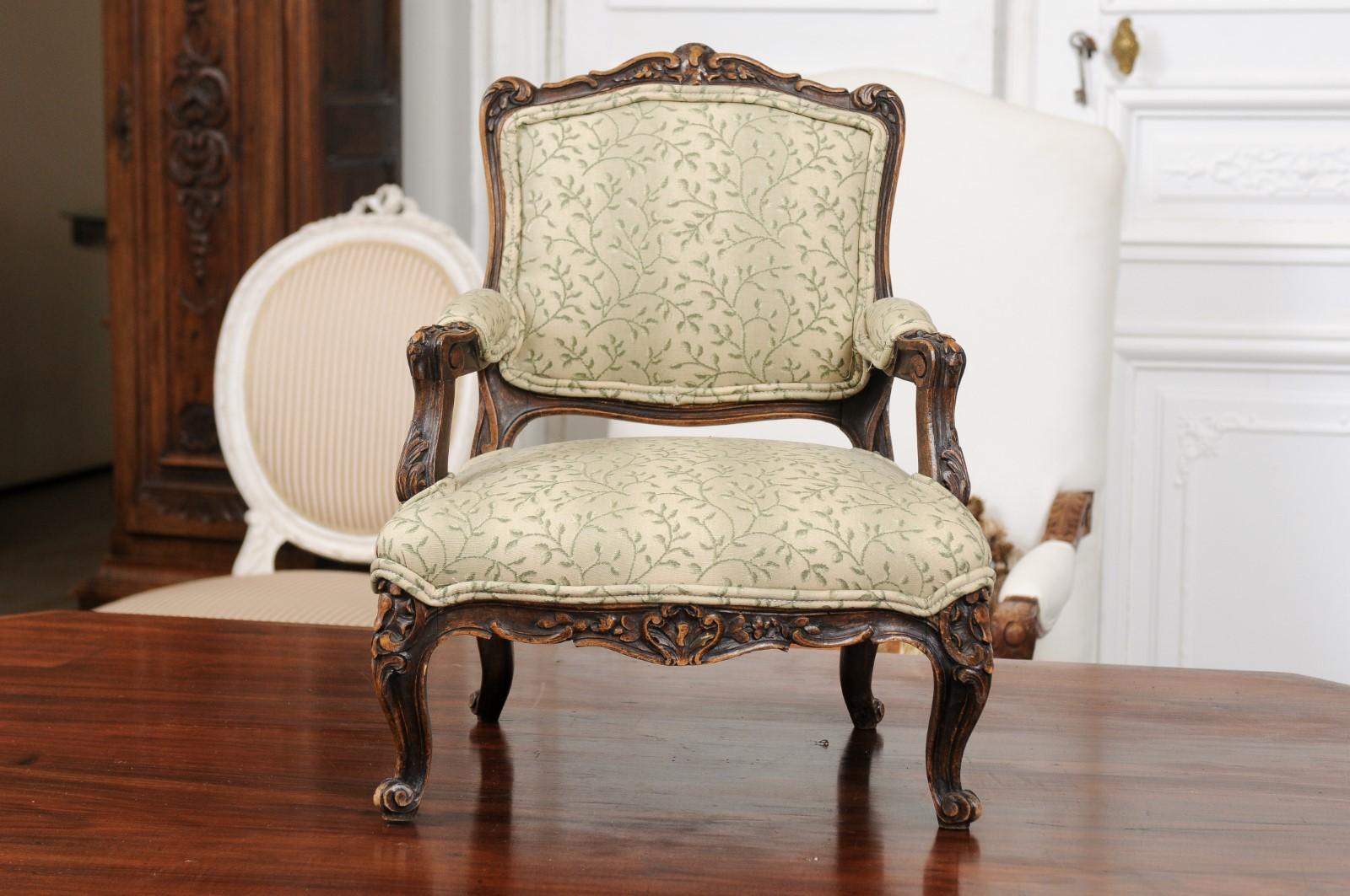 French 1750s Louis XV Period Carved Apprentice Chair with Foliage Upholstery 10