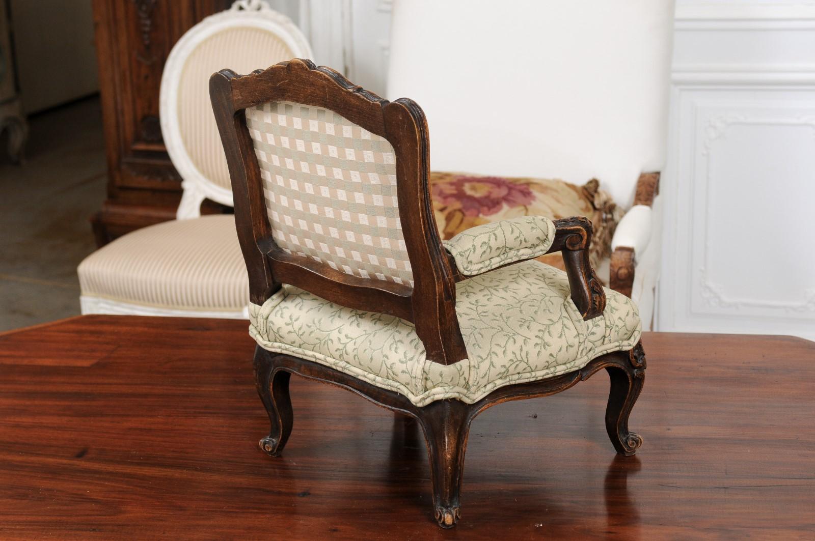 French 1750s Louis XV Period Carved Apprentice Chair with Foliage Upholstery 2