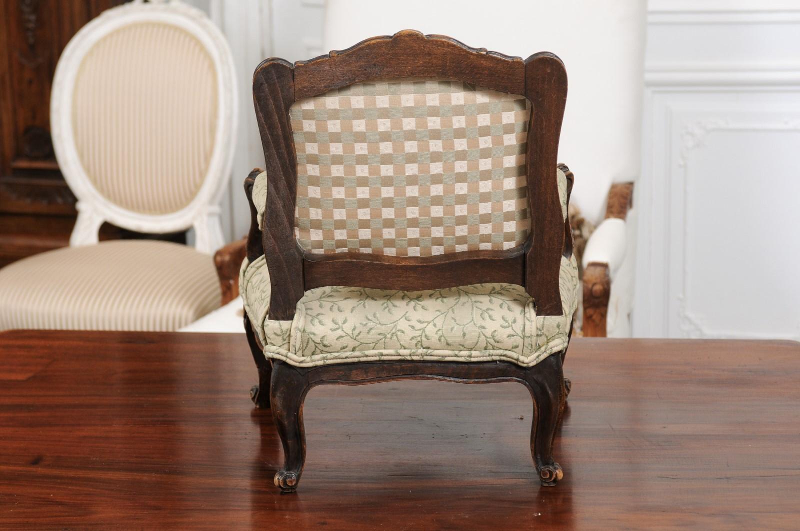 French 1750s Louis XV Period Carved Apprentice Chair with Foliage Upholstery 3