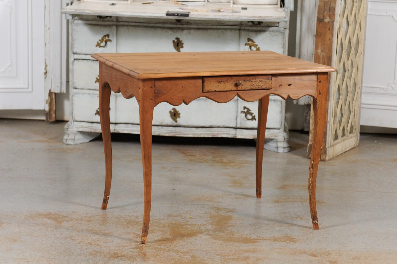 French 1750s Louis XV Period Cherry Table with Single Drawer and Scalloped Apron 9