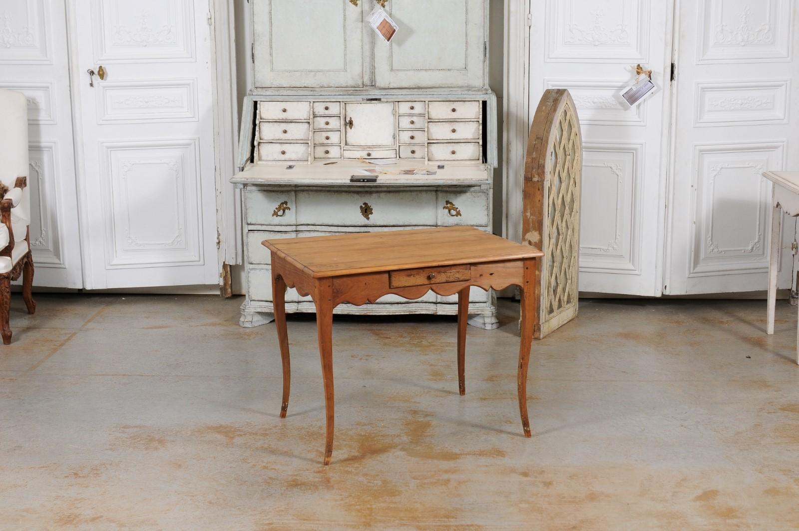 French 1750s Louis XV Period Cherry Table with Single Drawer and Scalloped Apron 10