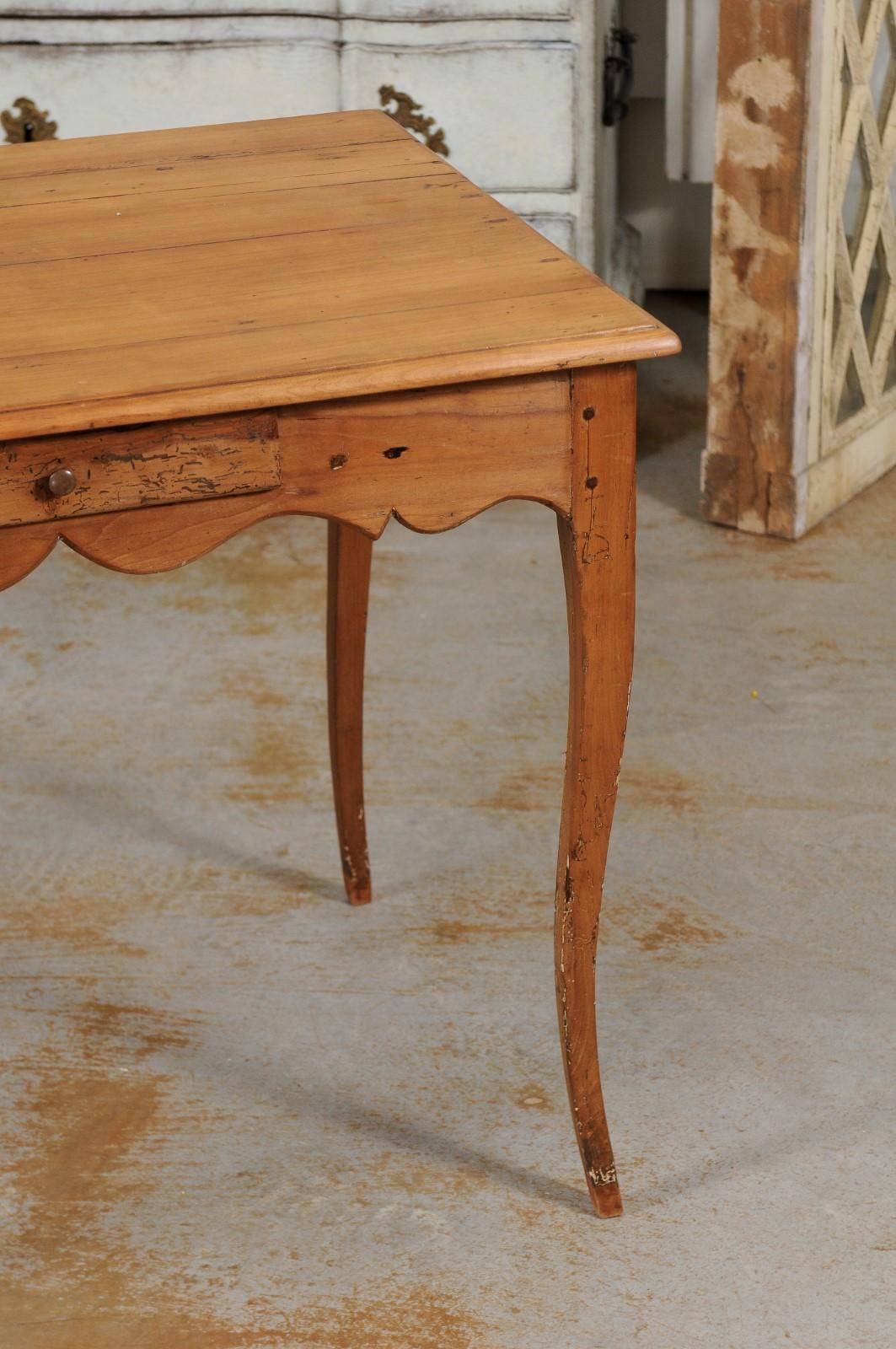 French 1750s Louis XV Period Cherry Table with Single Drawer and Scalloped Apron 12