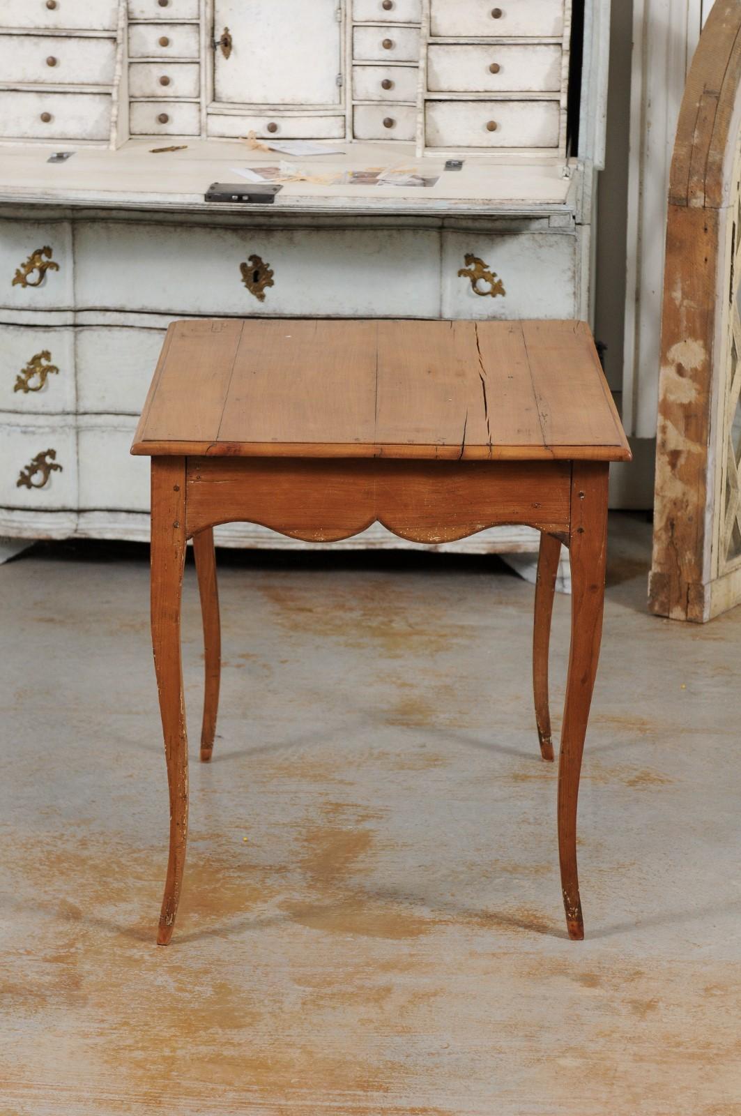 French 1750s Louis XV Period Cherry Table with Single Drawer and Scalloped Apron 4