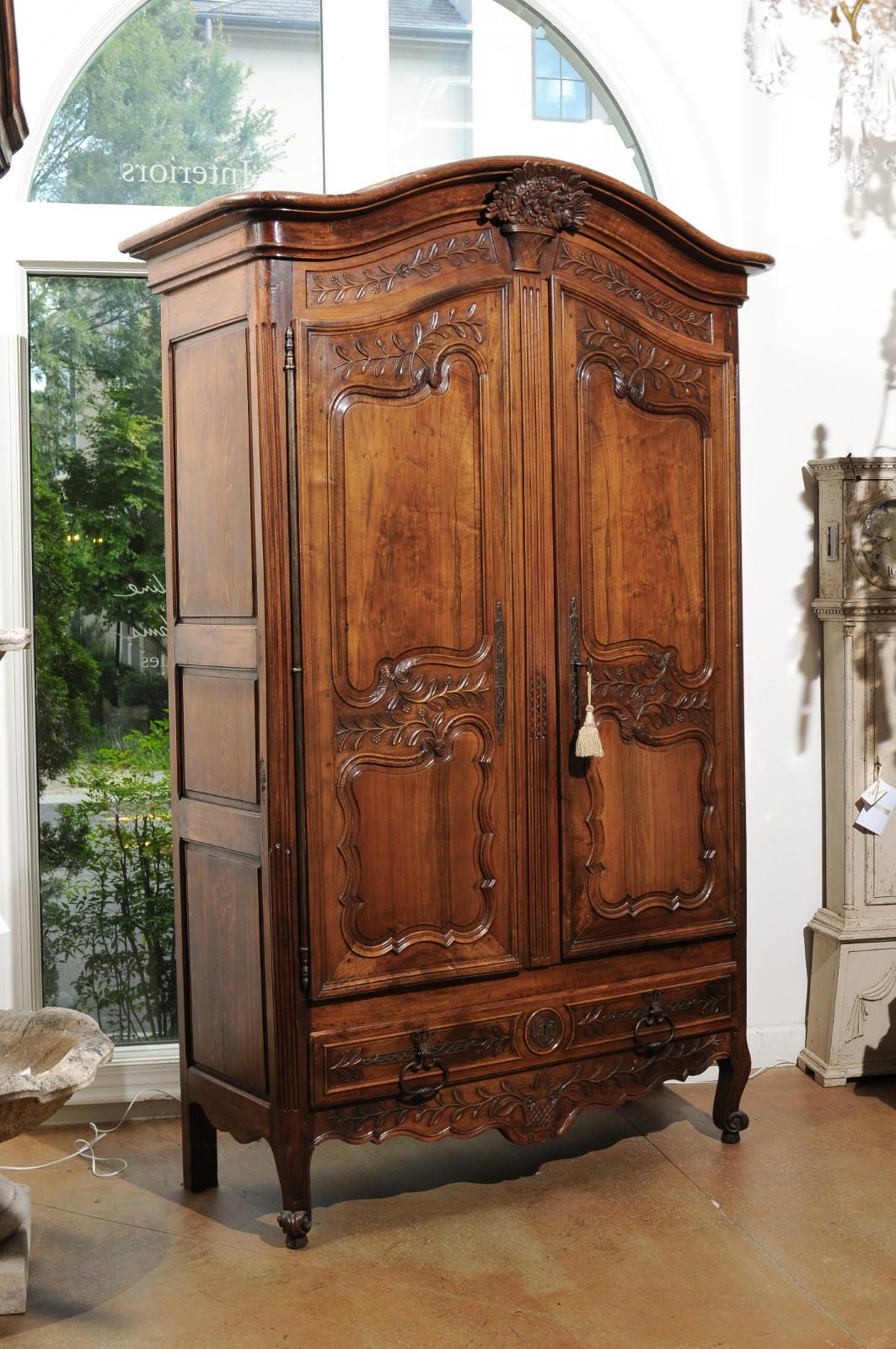 French 1750s Louis XV Period Walnut Armoire from Provence with Foliage Motifs 3