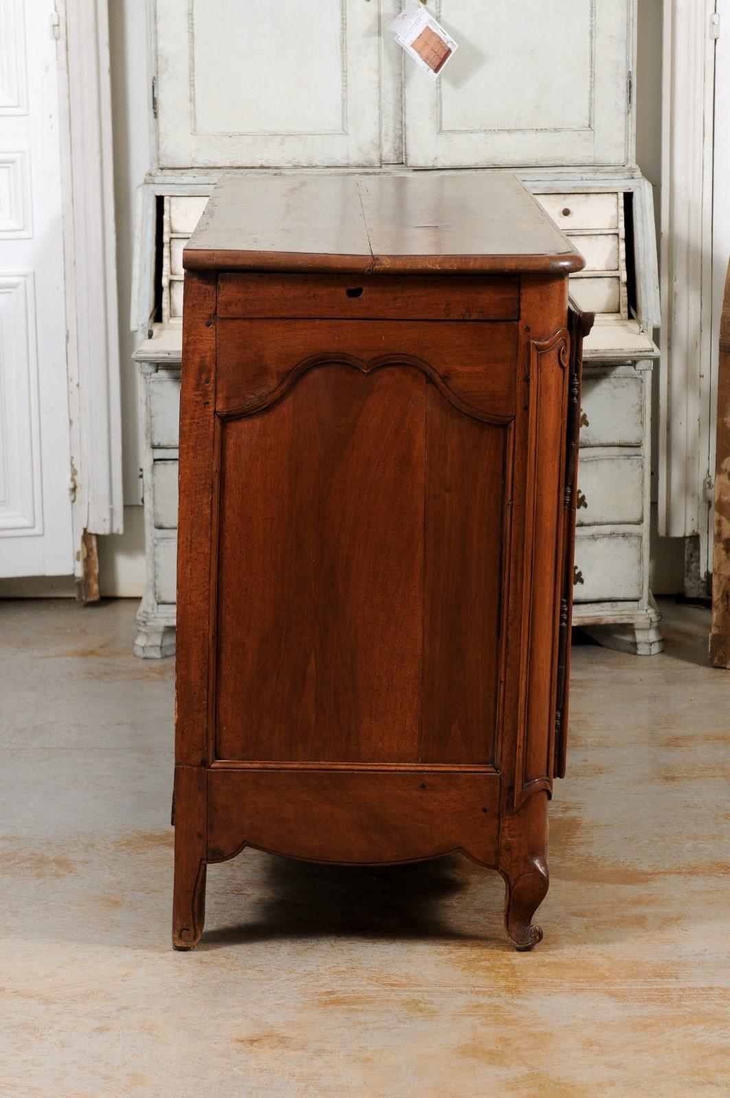 French 1750s Louis XV Period Walnut Buffet with Star Inlay and Carved Shells For Sale 2